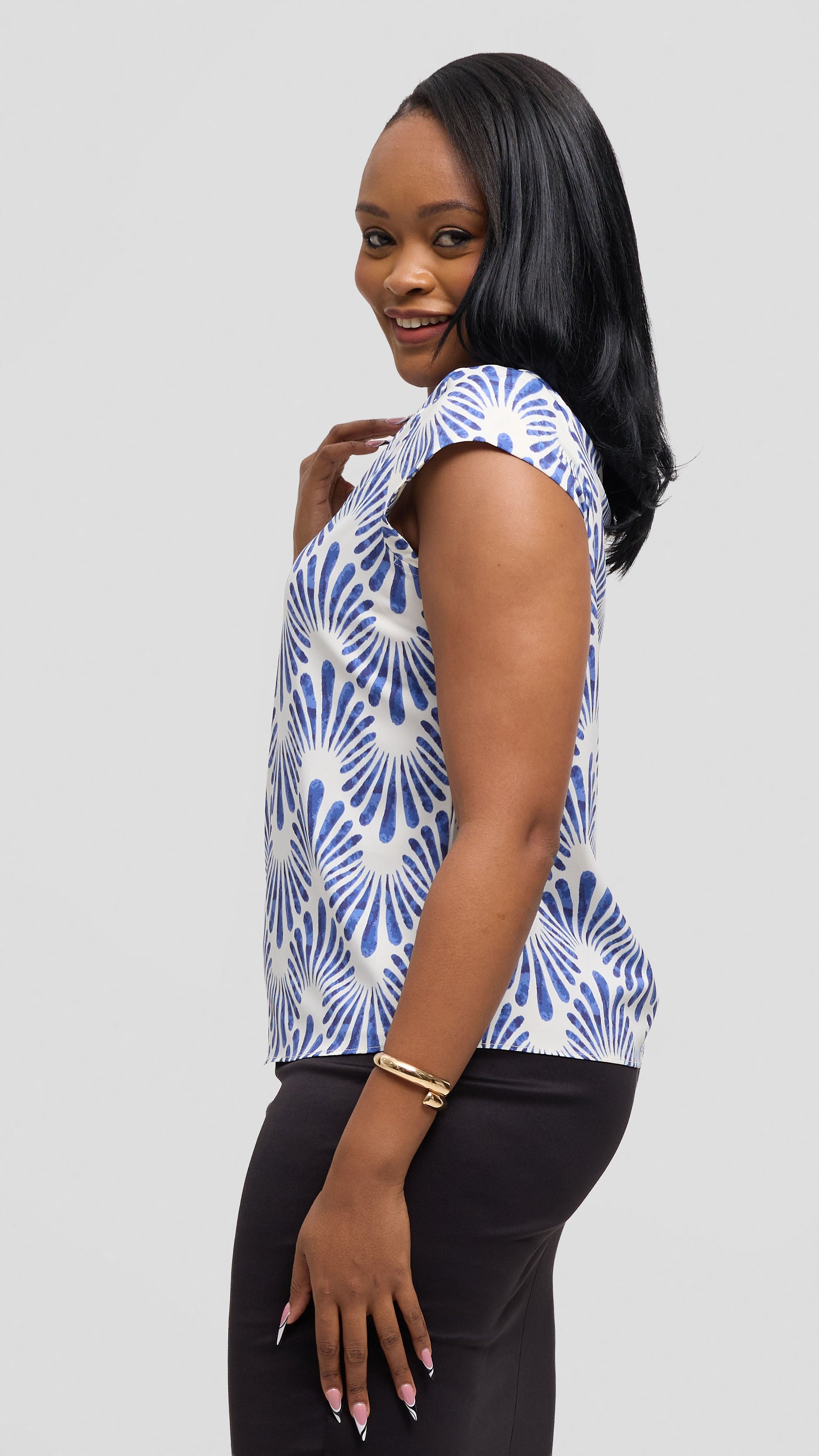 Vivo Basic Cap Sleeve Top in Crepe - Off White / Dark Blue Witu Print