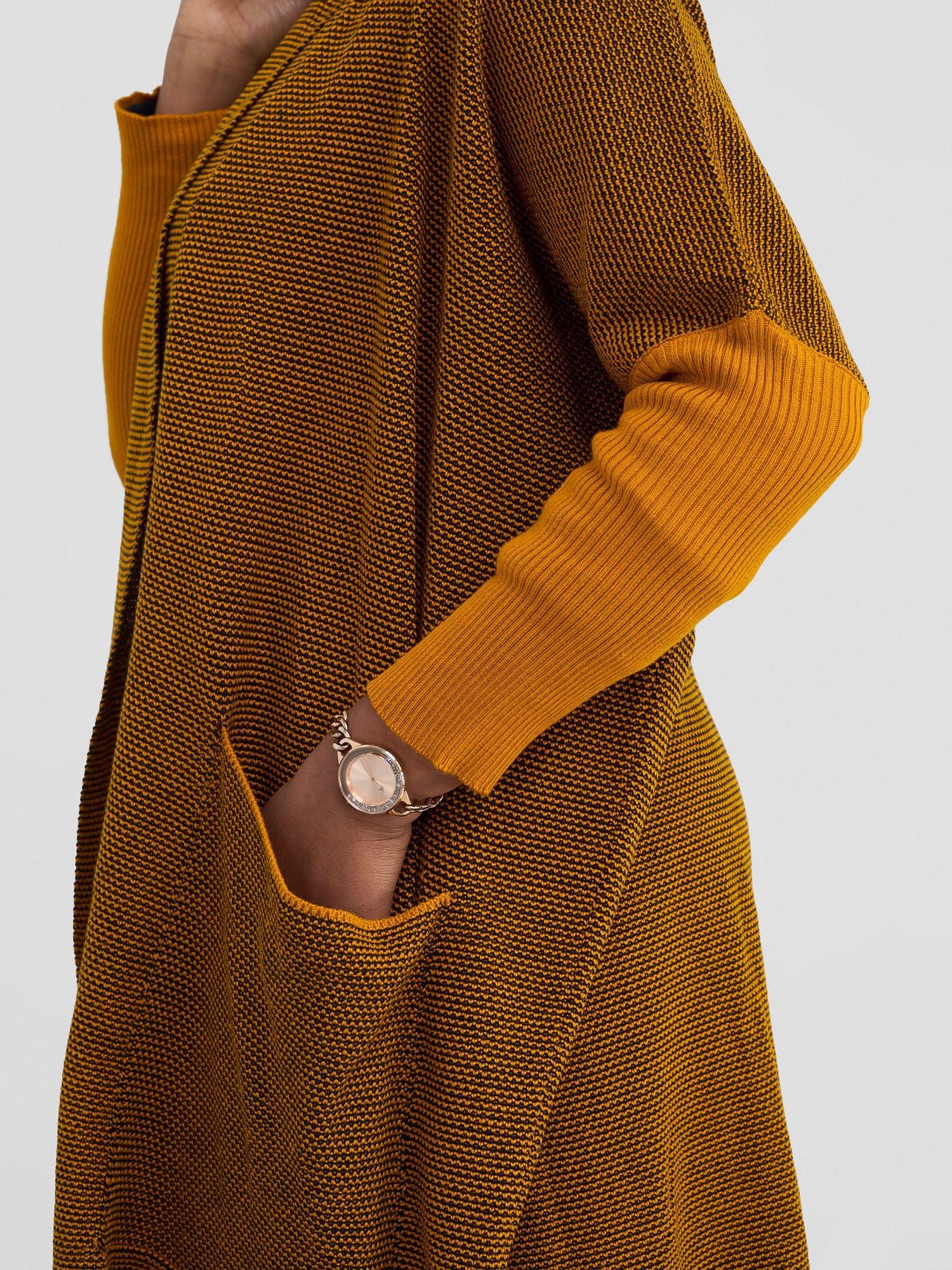 Vivo Cuffed Wide Sweater - Mustard/Black