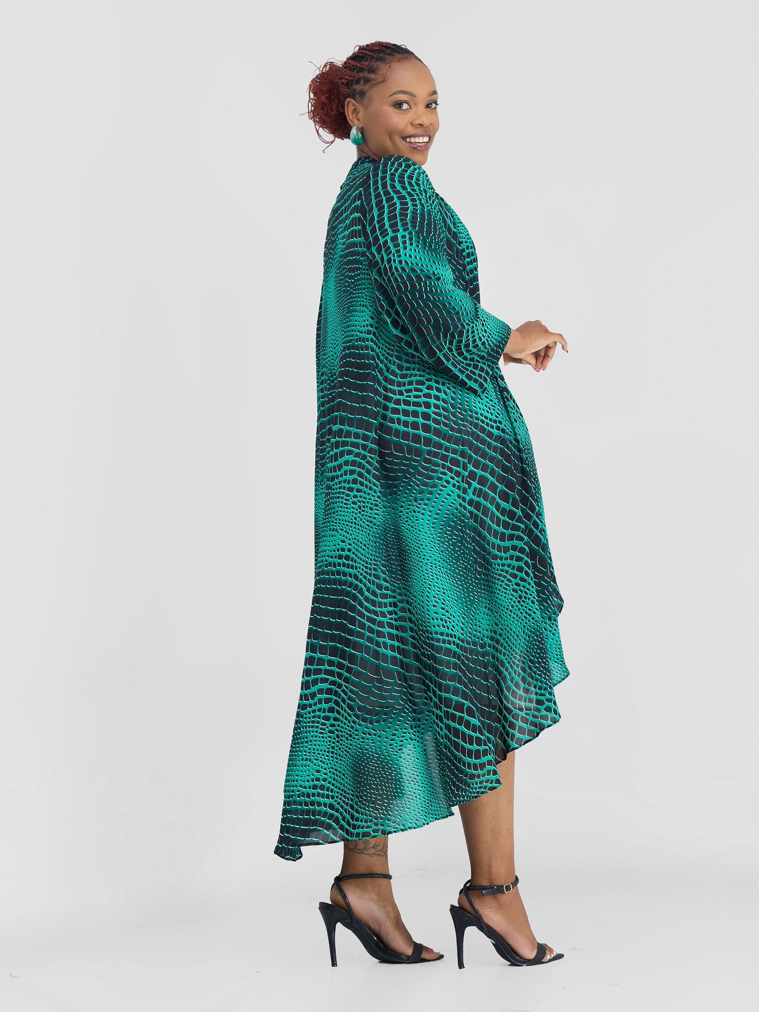 Vivo Maisha Long Sleeve High Low Kimono -   Green / Black Rika Print