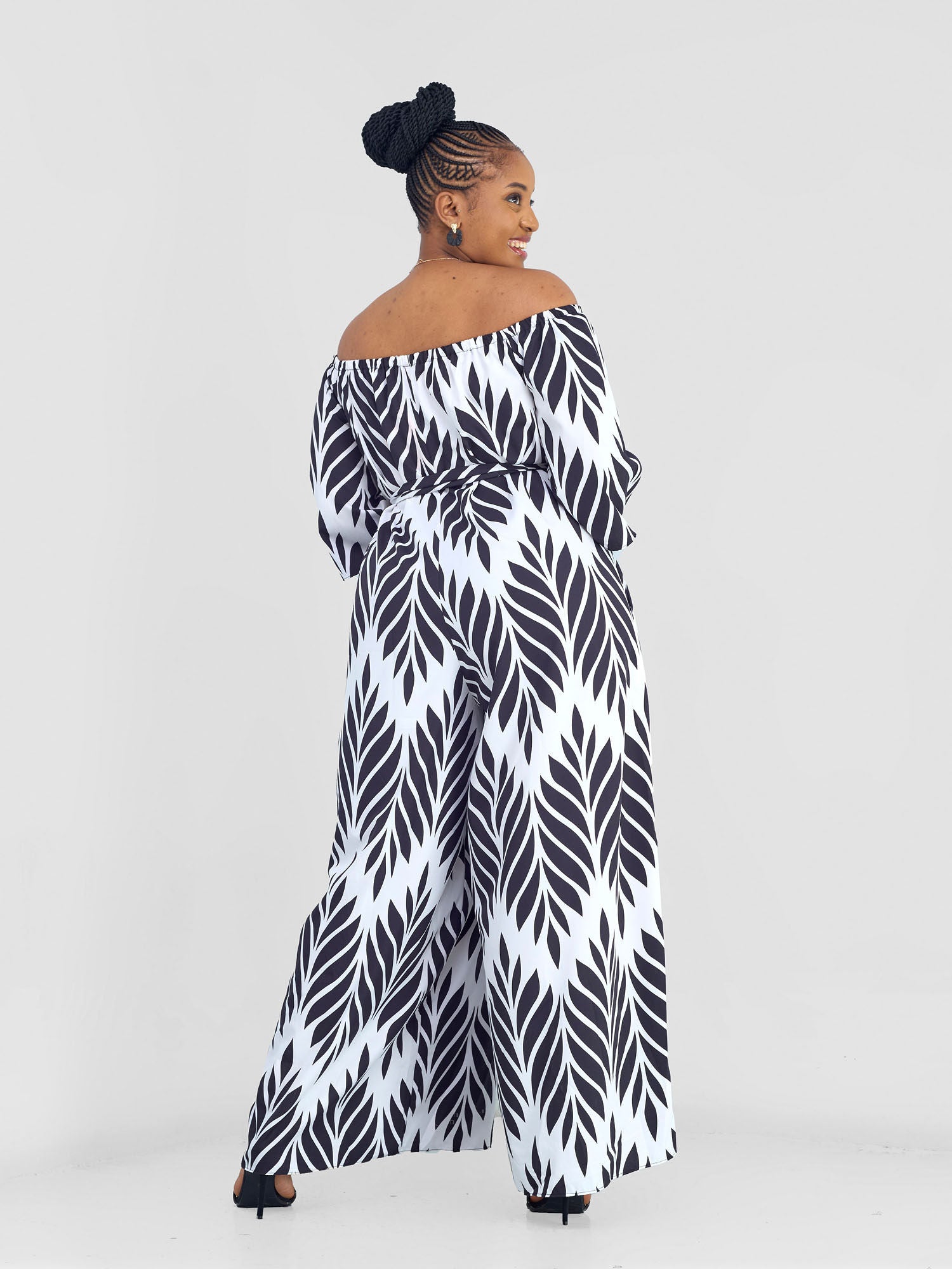 Vivo Zahari 3/4 Sleeve Off-Shoulder Jumpsuit - Black / White Print