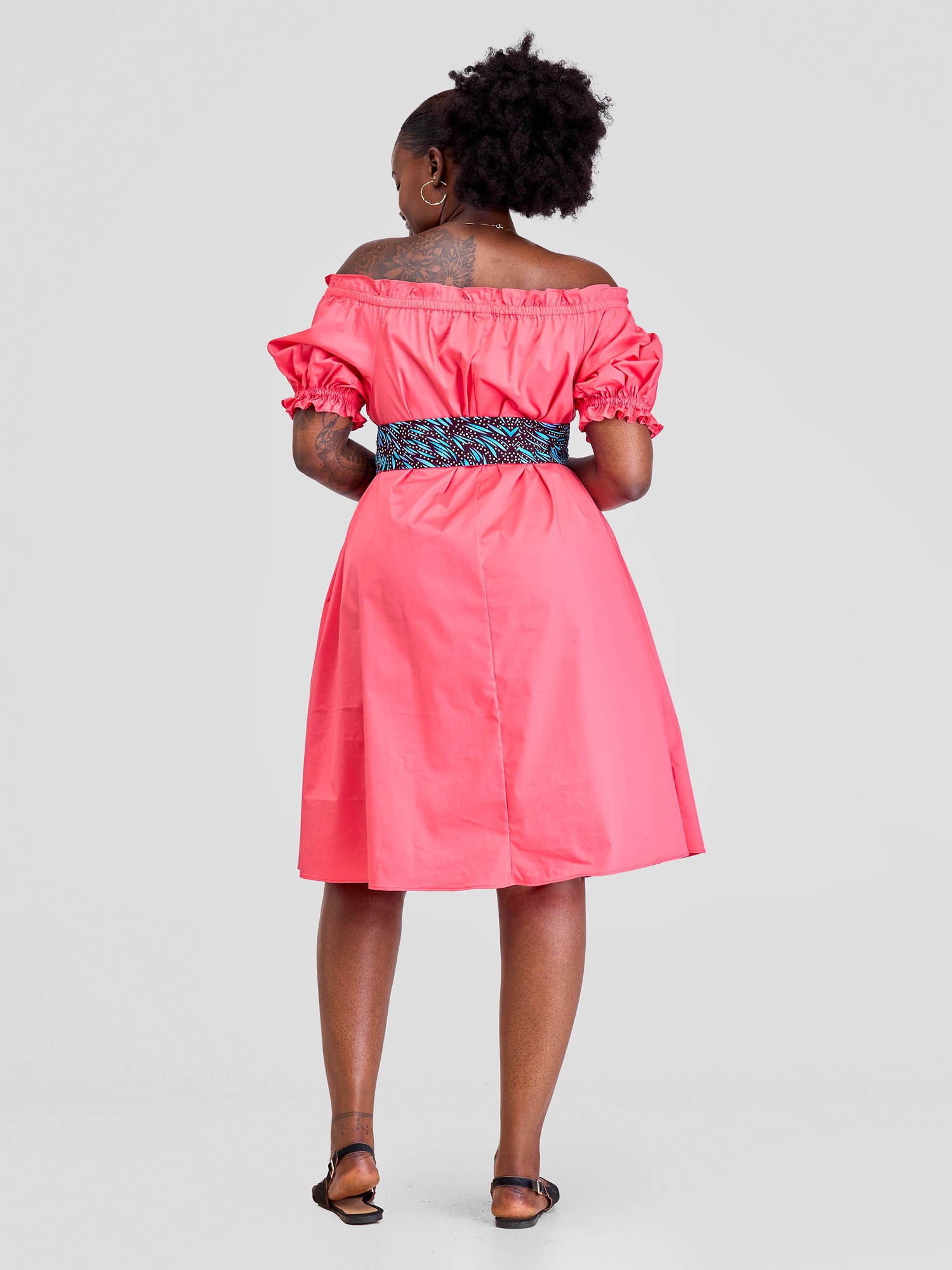 Safari Mali Off - Shoulder Ruffle Knee Length Dress - Coral (Blue / Maroon Print Belt)