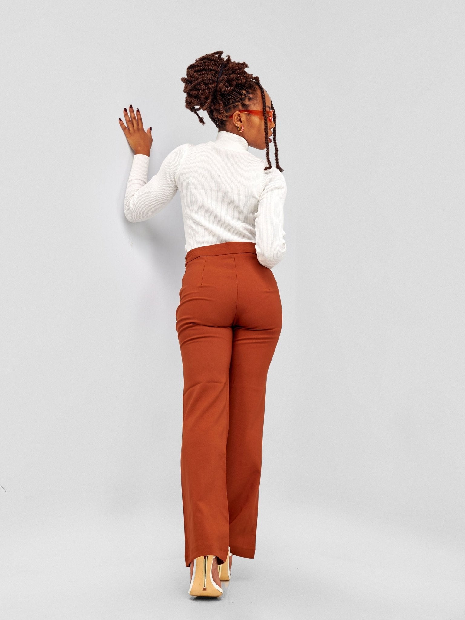 Anika Boot-Cut Dress Pants With Zipper on the Side - Brown - Shopzetu