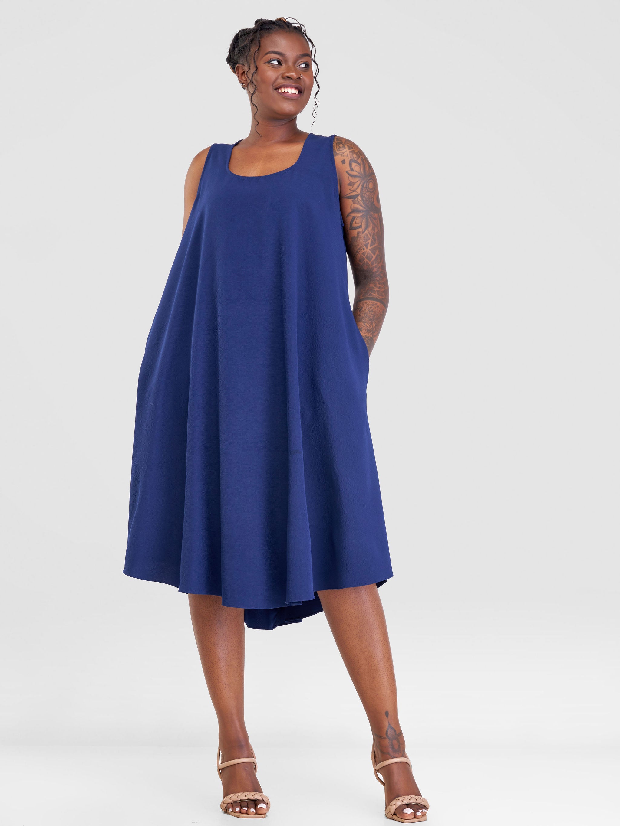 Vivo Yumi Sleeveless Knee Length Dress - Navy Blue