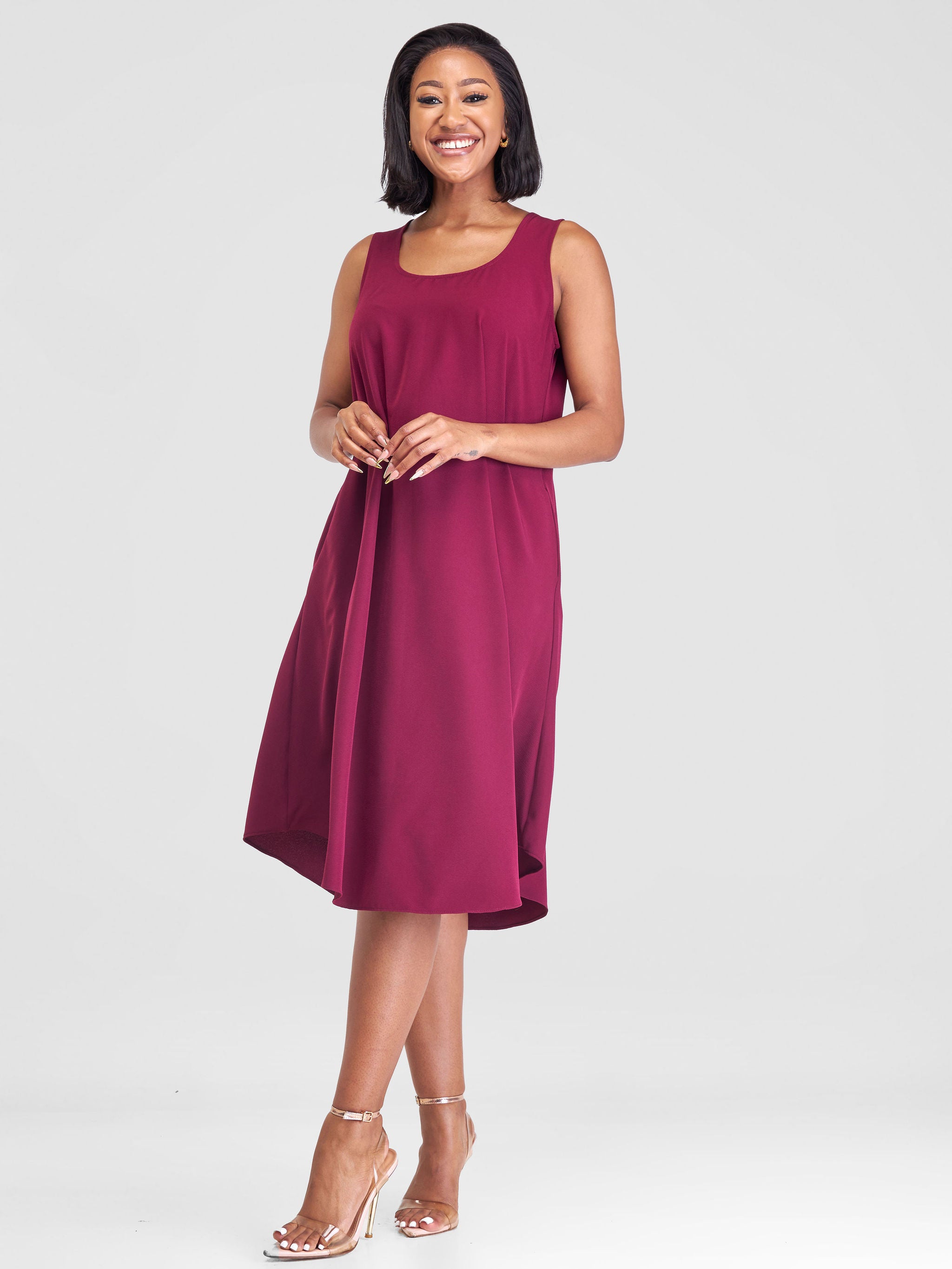 Vivo Yumi Sleeveless Knee Length Dress - Burgundy