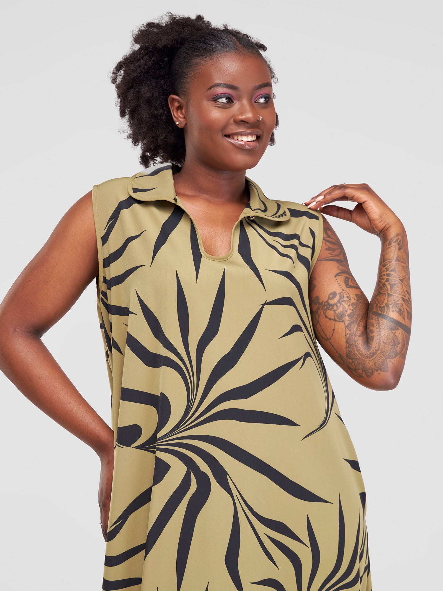 Vivo Asha Sleeveless Maxi Dress - Hunters Green / Black Tezo Print