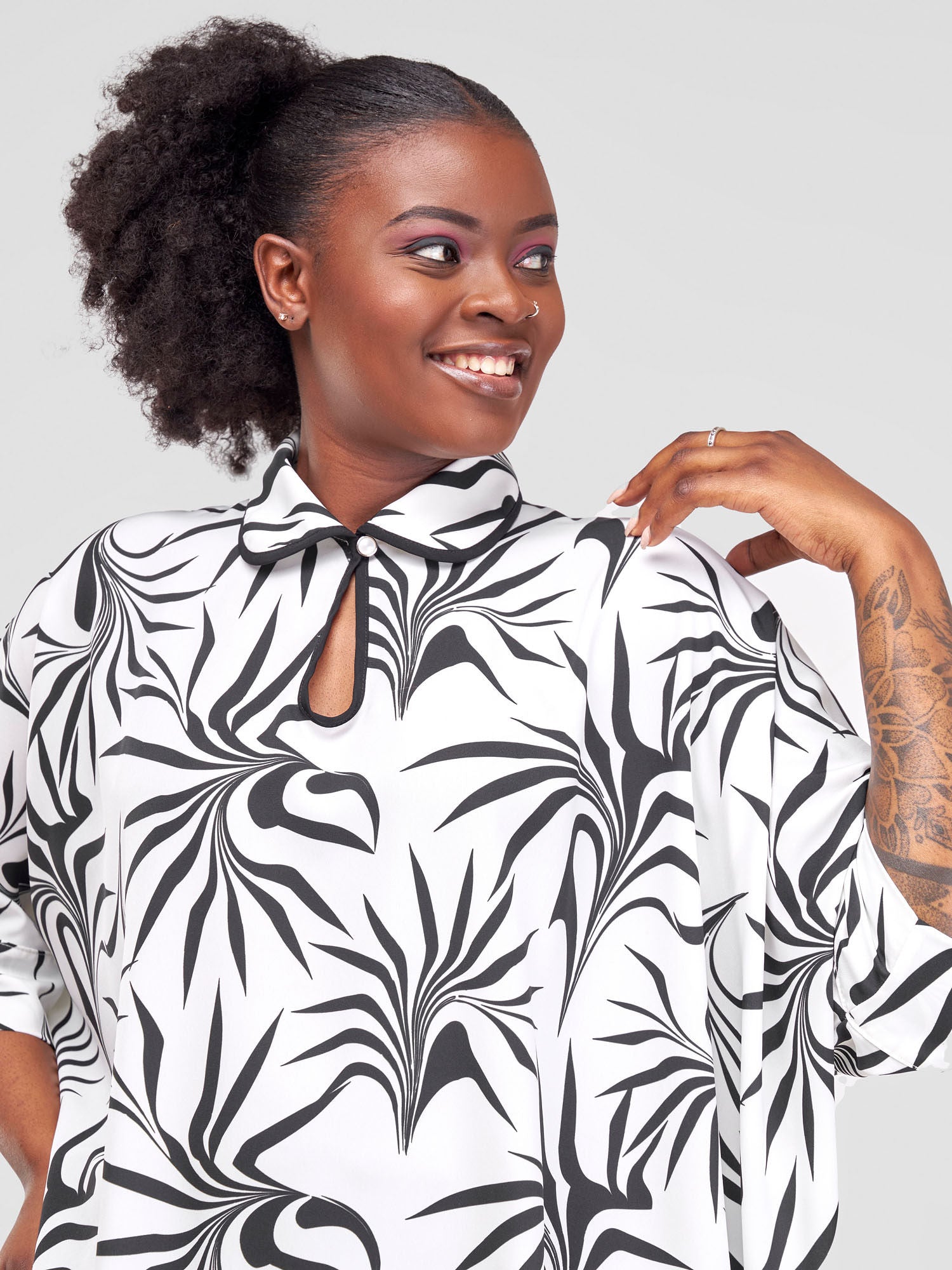 Vivo Asha Wide Top - White / Black Tezo Print