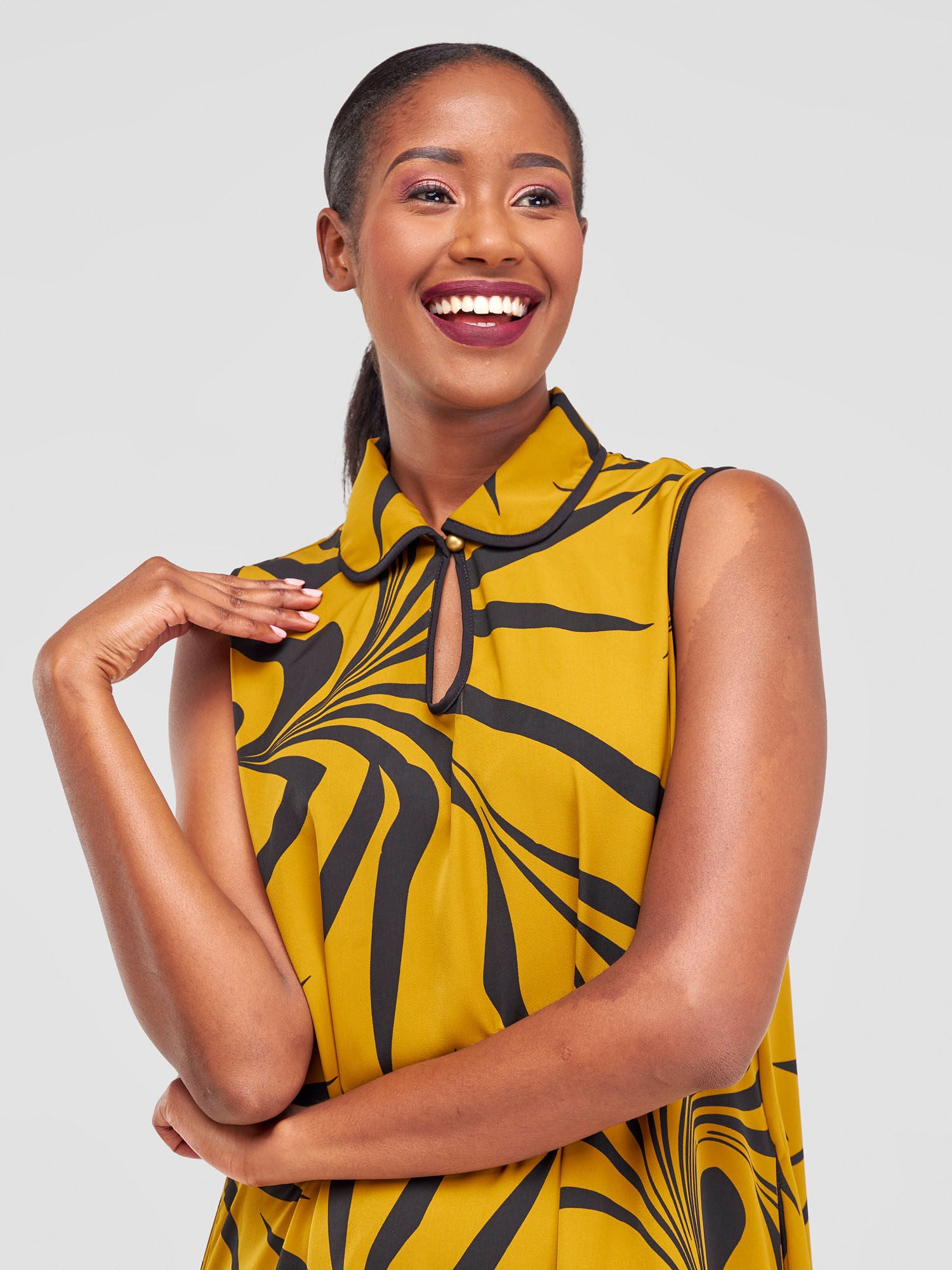 Vivo Asha Sleeveless Maxi Dress - Mustard / Black Tezo Print