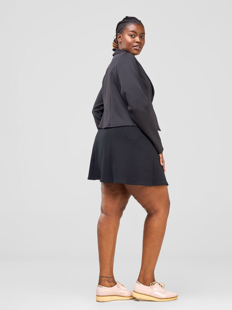 Zoya Sitawi Cropped Jacket - Black - Shopzetu