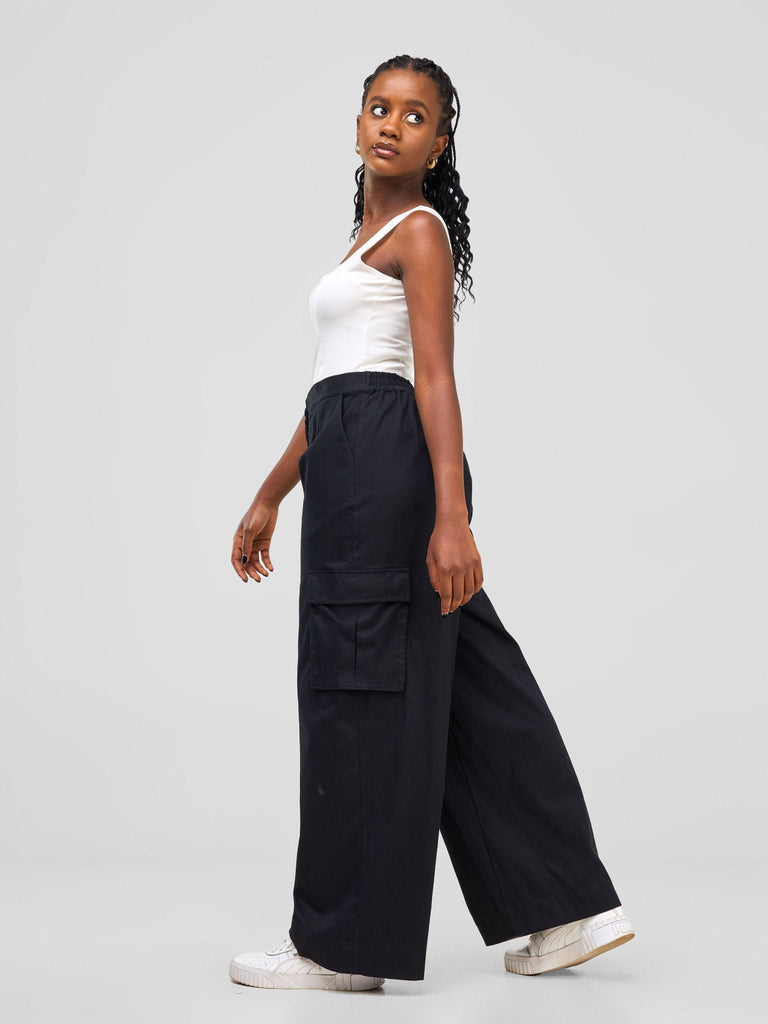 Zoya Sitawi Cargo Pants - Black - Shopzetu