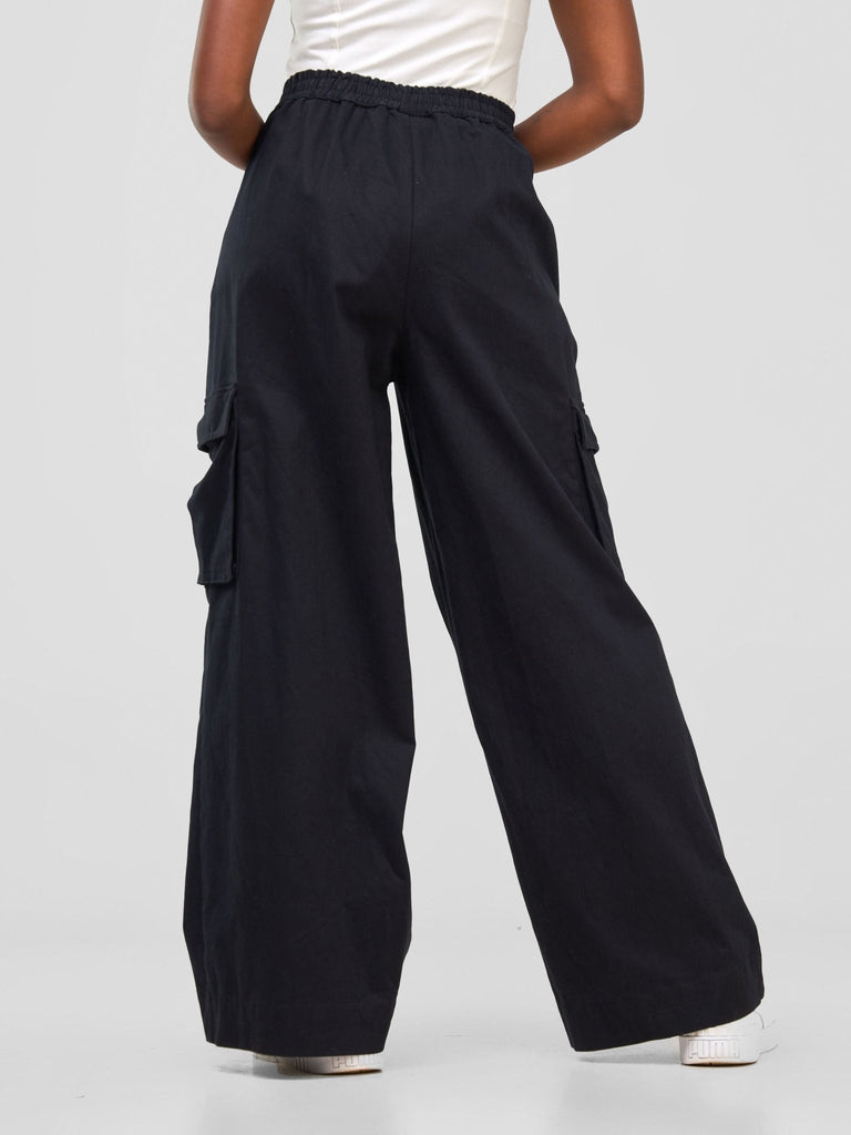 Zoya Sitawi Cargo Pants - Black - Shopzetu