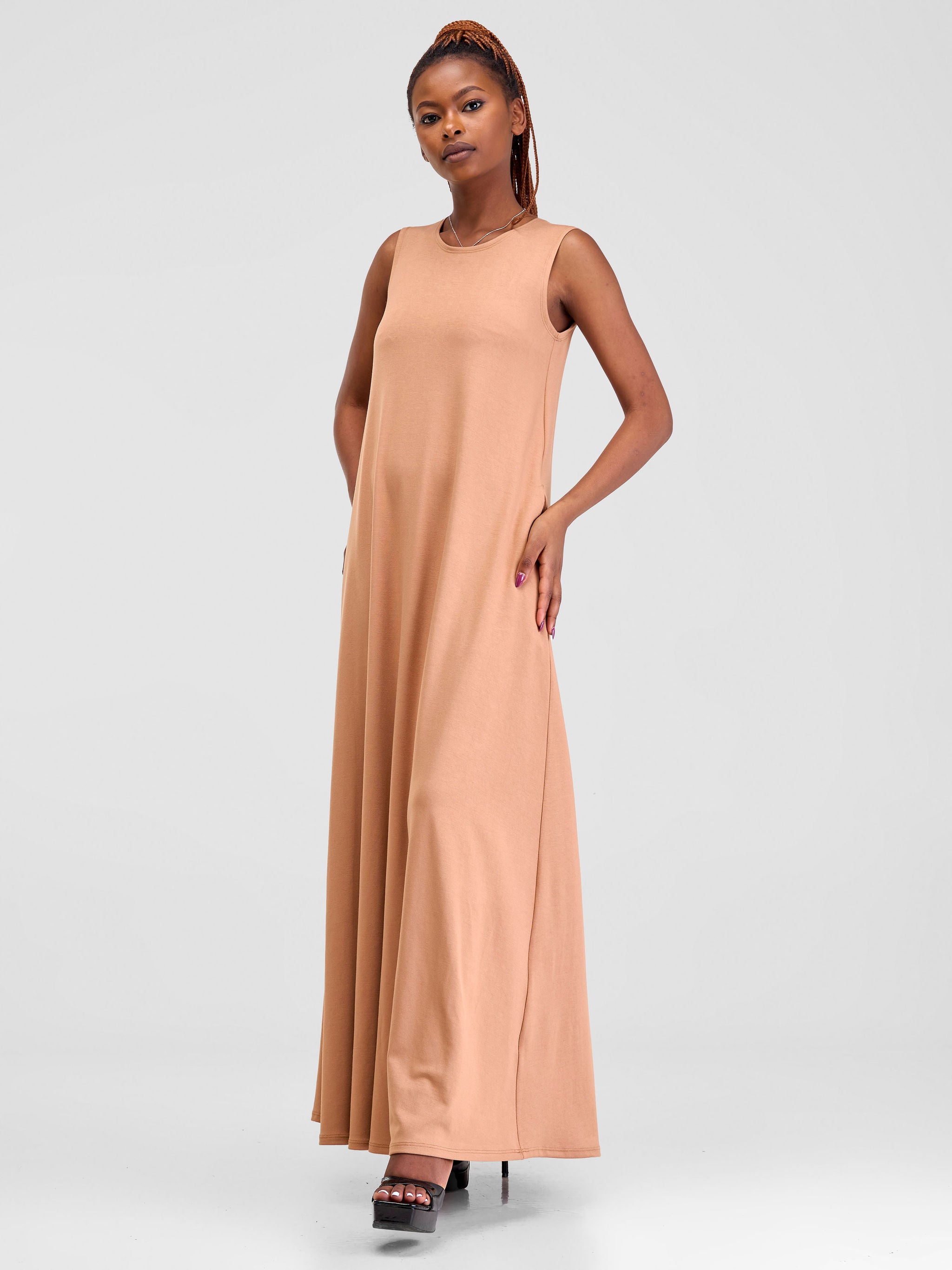 Vivo Basic Julia Back Pleat Maxi Dress - Tan