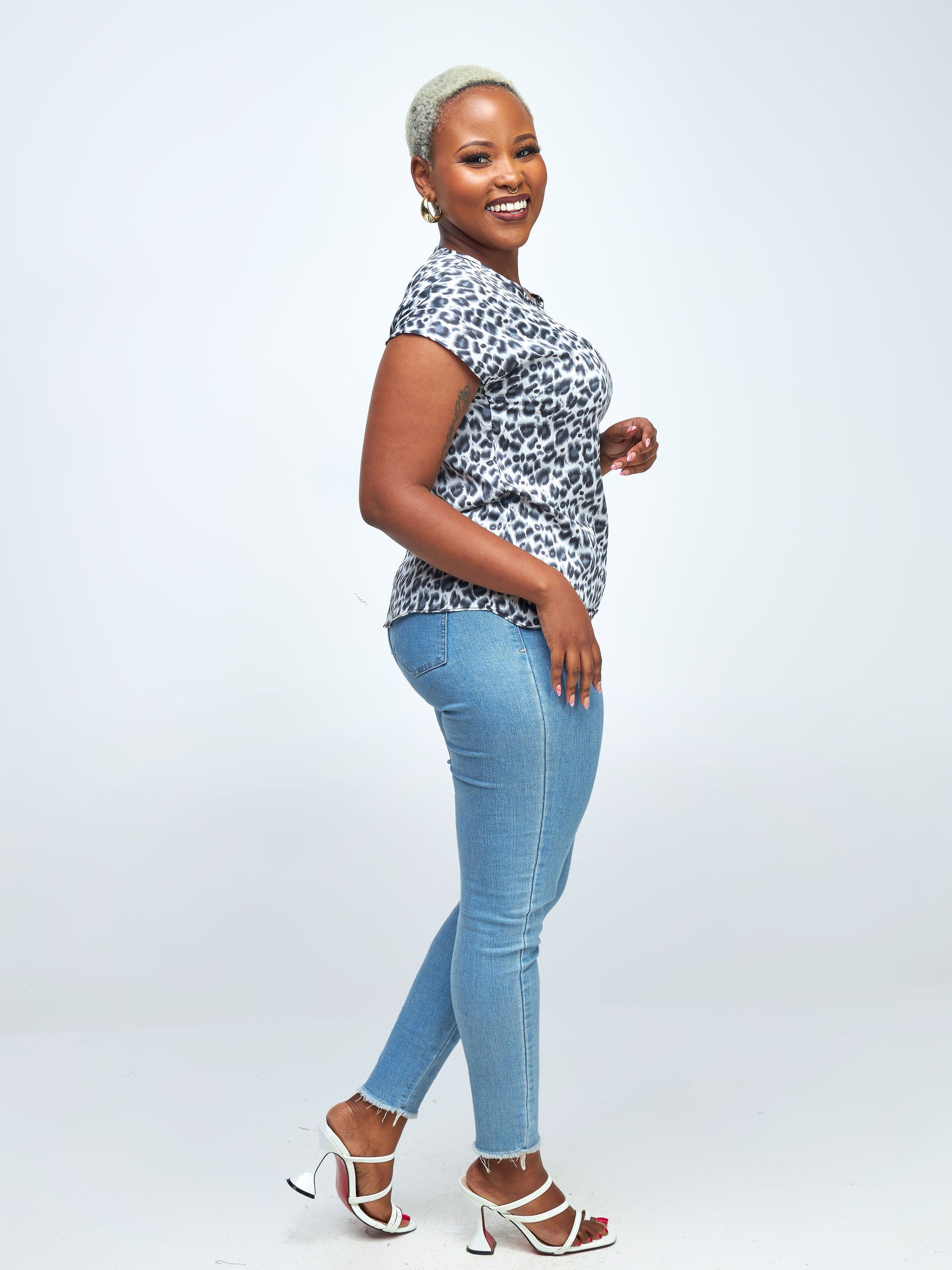 Vivo Basic Crepe Drop Shoulder Top - White / Grey Animal Print