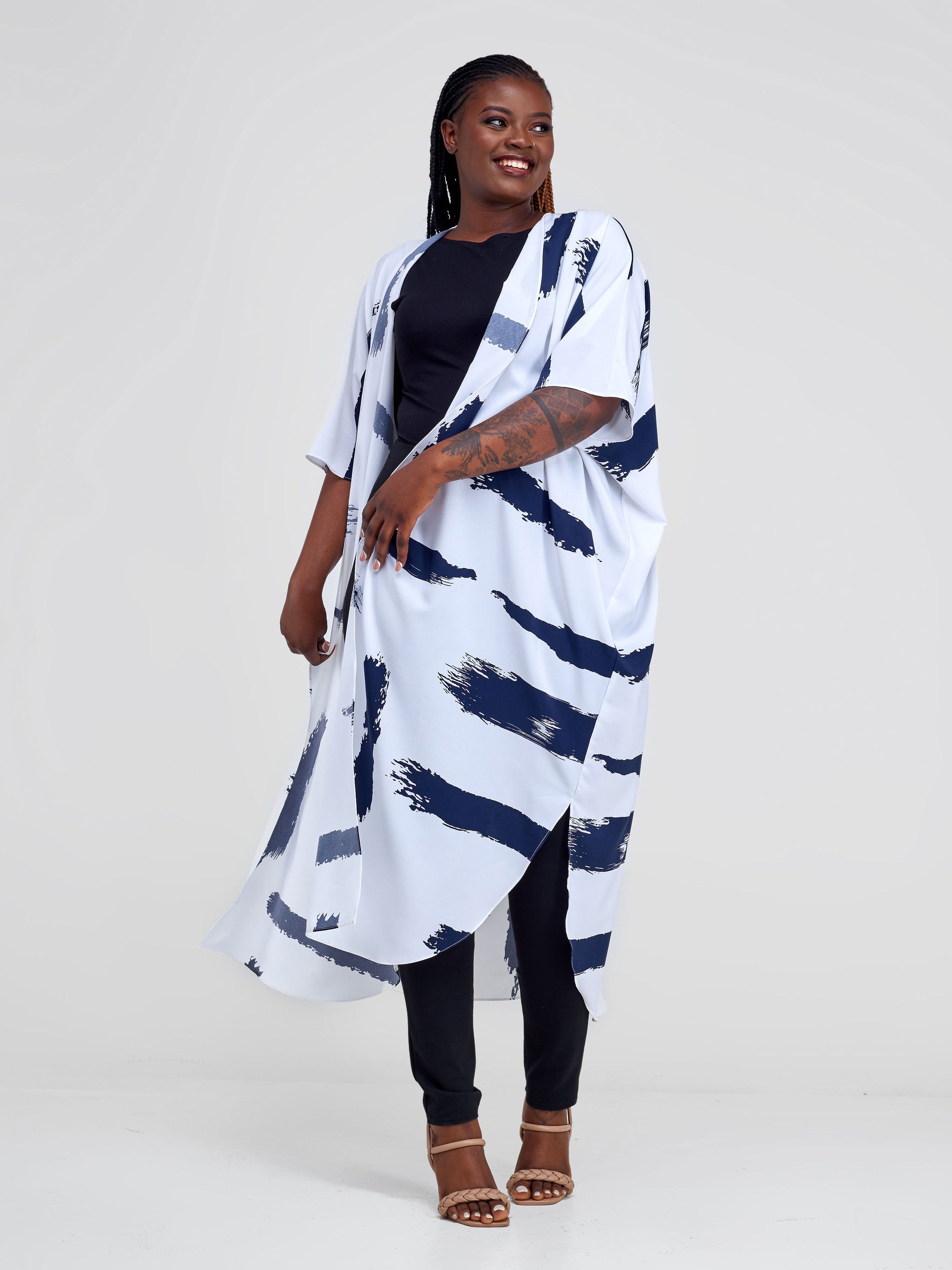 Vivo Malindi Maxi Kimono - White / Black Abstract Print