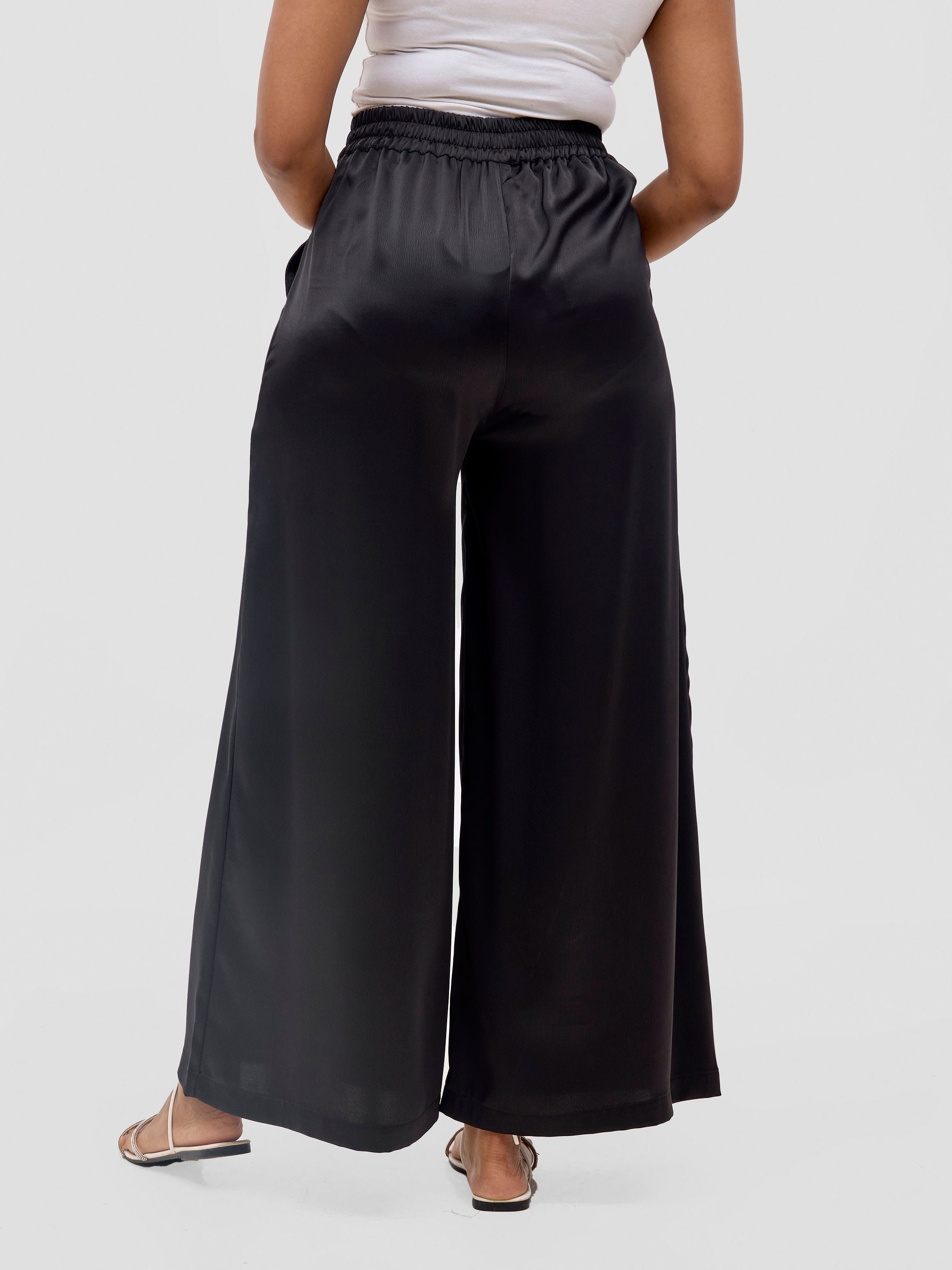Vivo Meli Satin Pants - Black