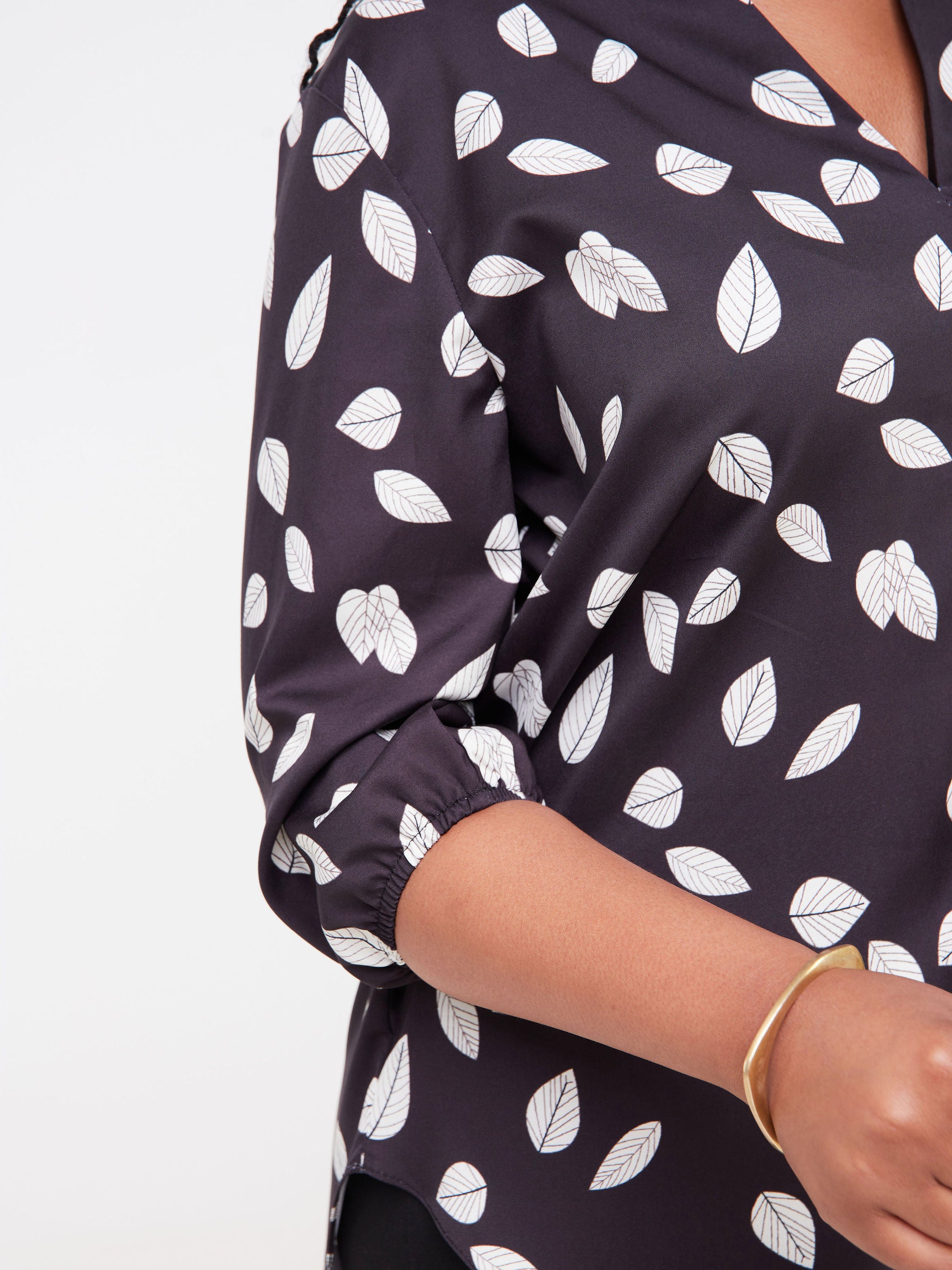 Vivo Dua Shirt - Black / Off White Floral Print