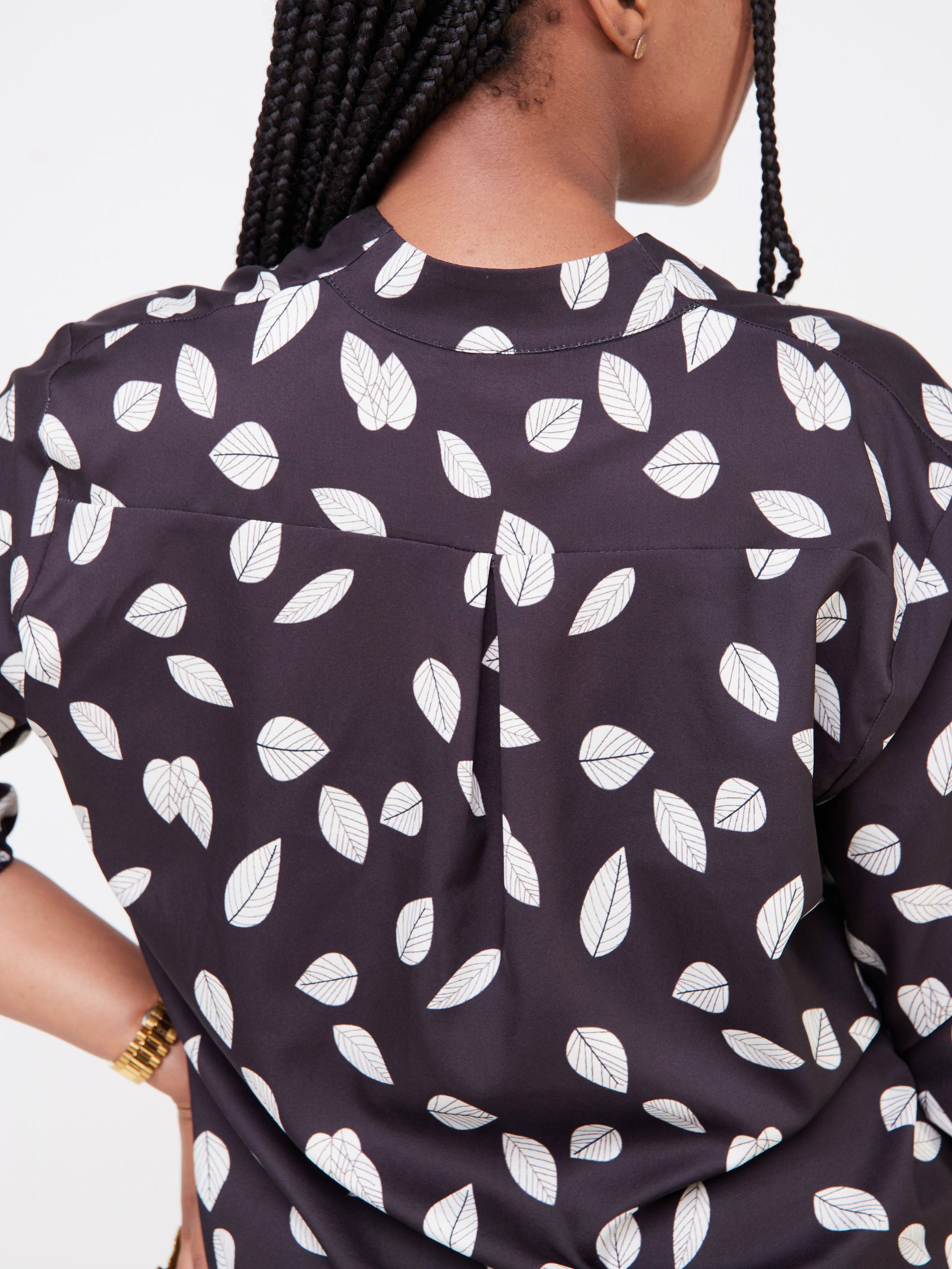 Vivo Dua Shirt - Black / Off White Floral Print