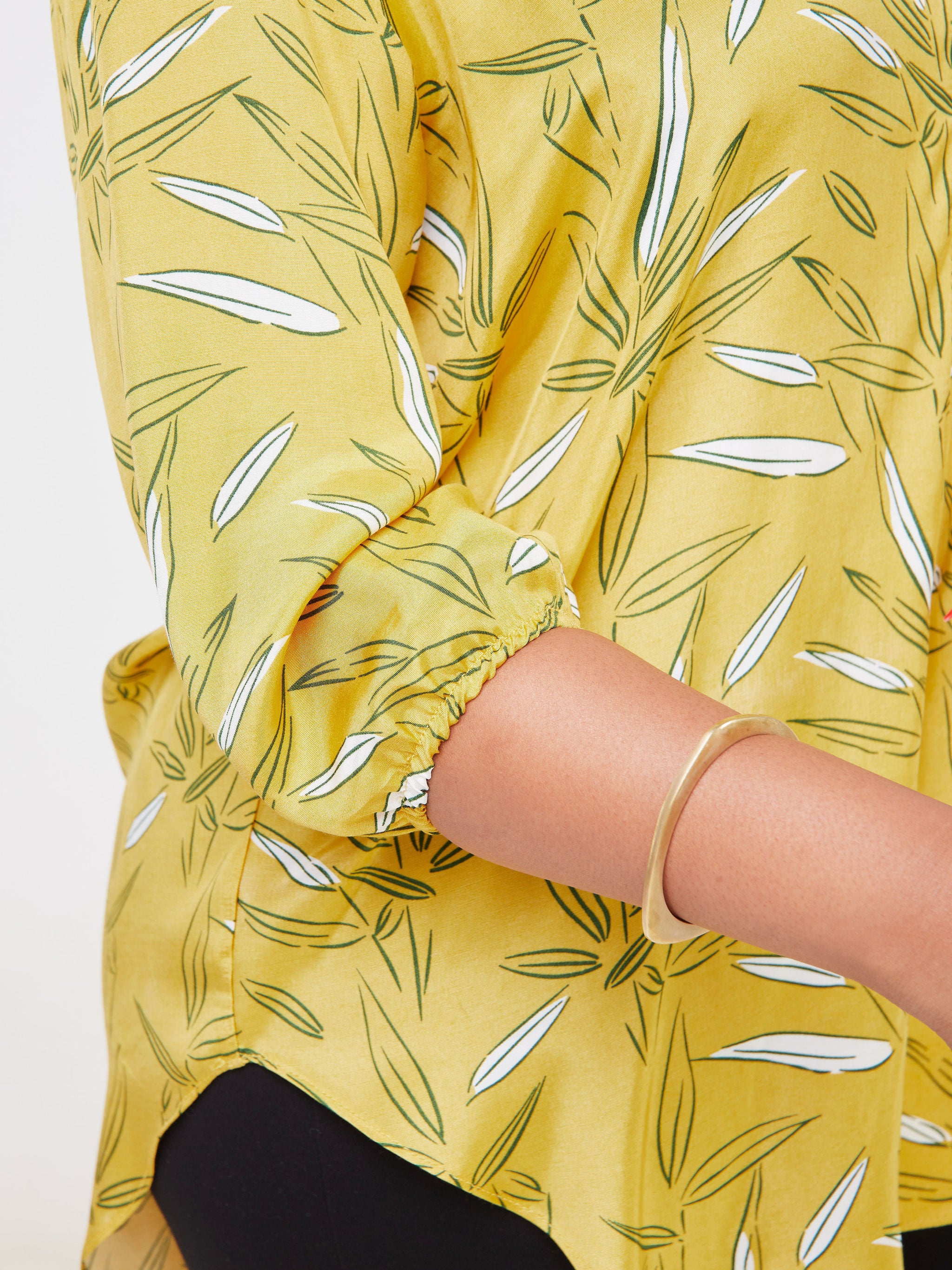 Vivo Dua Shirt - Yellow / Green Leaf Print