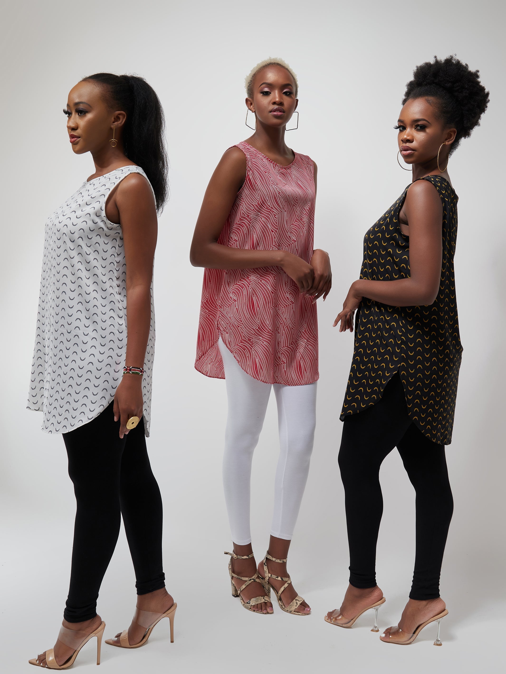 Vivo Tsavo Sleeveless Scalloped Hem Dress Top - White / Black Print