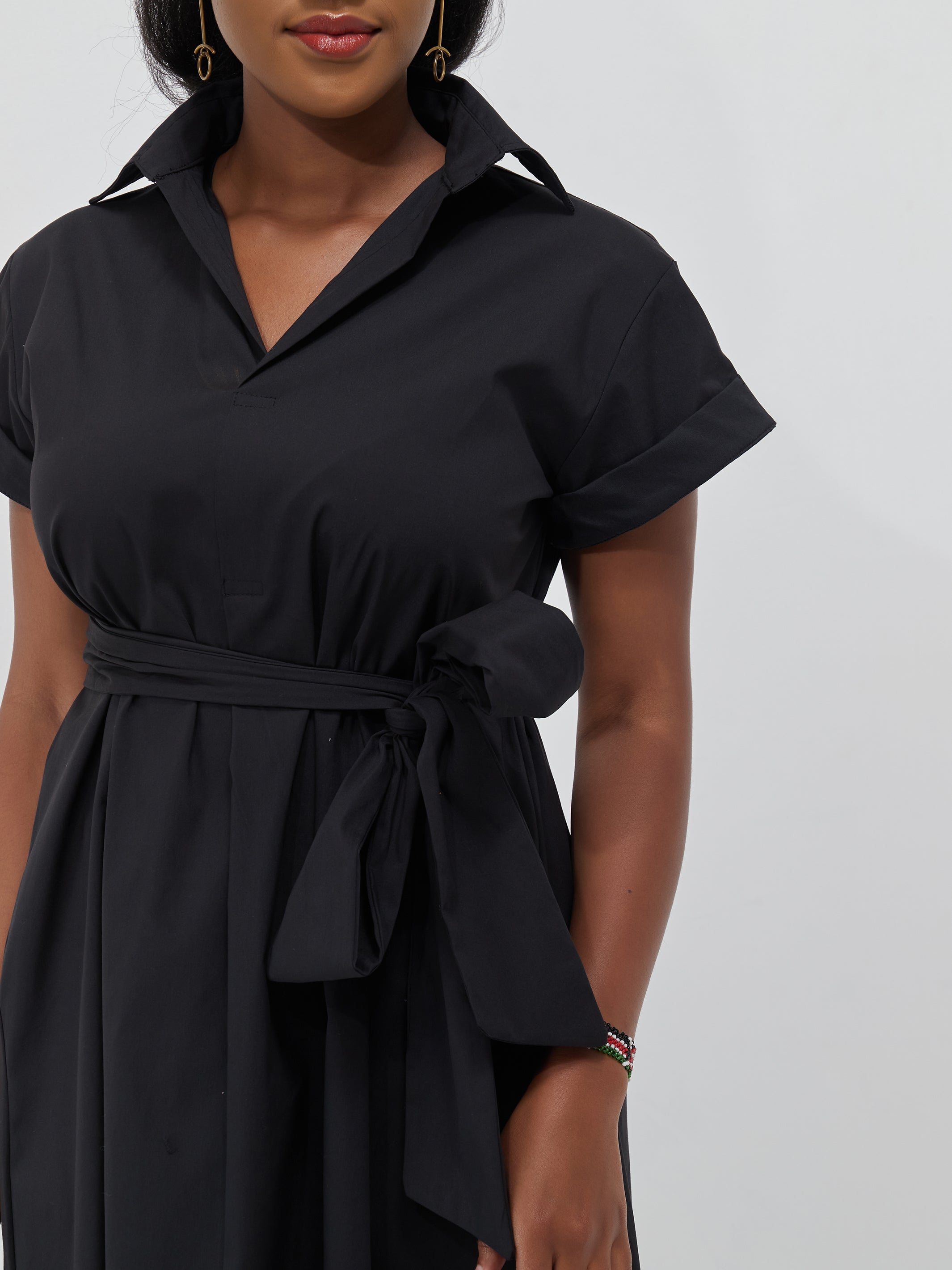 Safari Huru Short Sleeved Knee Length Dress - Black