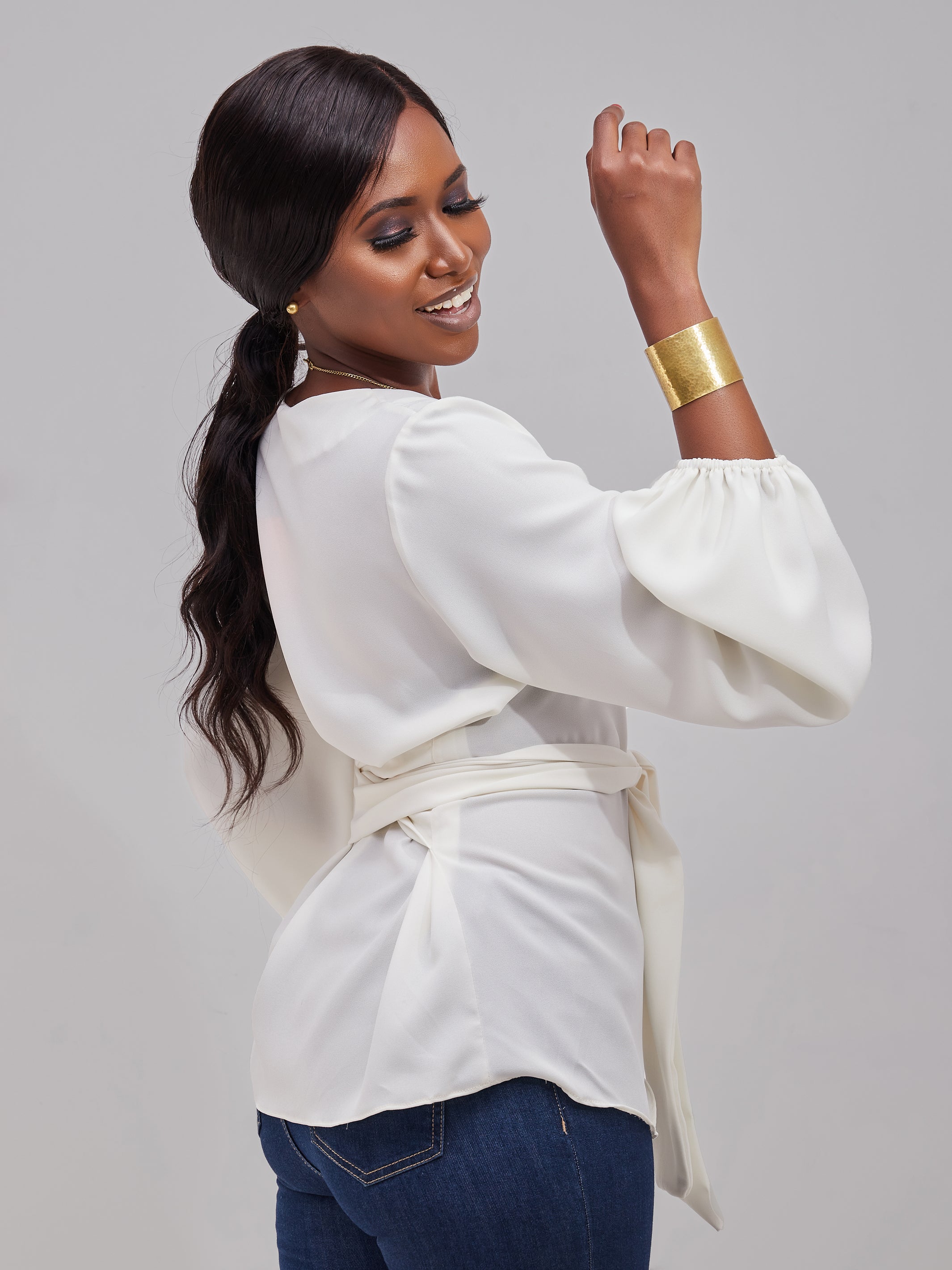 Vivo Basic Crepe Tie Top - Off White