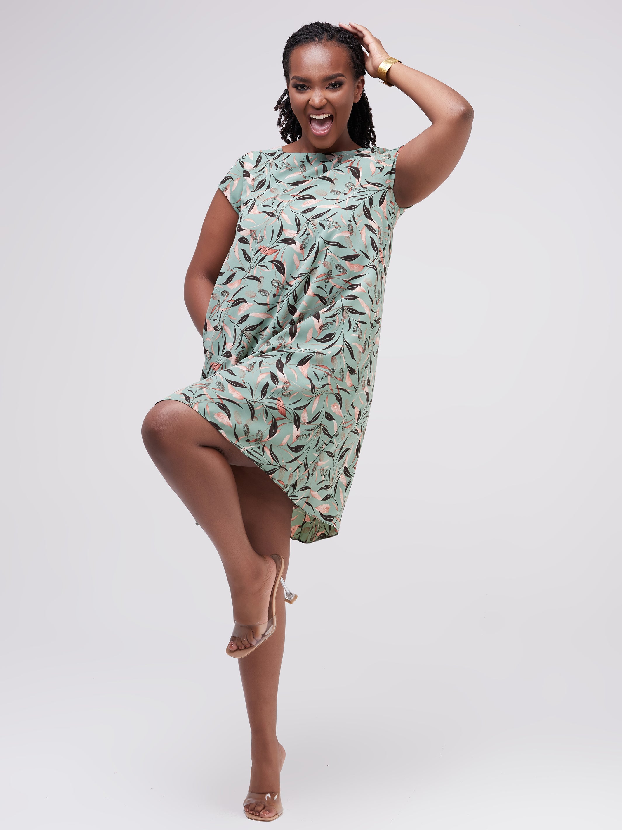 Vivo Basic Cap Sleeve Knee Length Tent Dress - Green / Brown Print