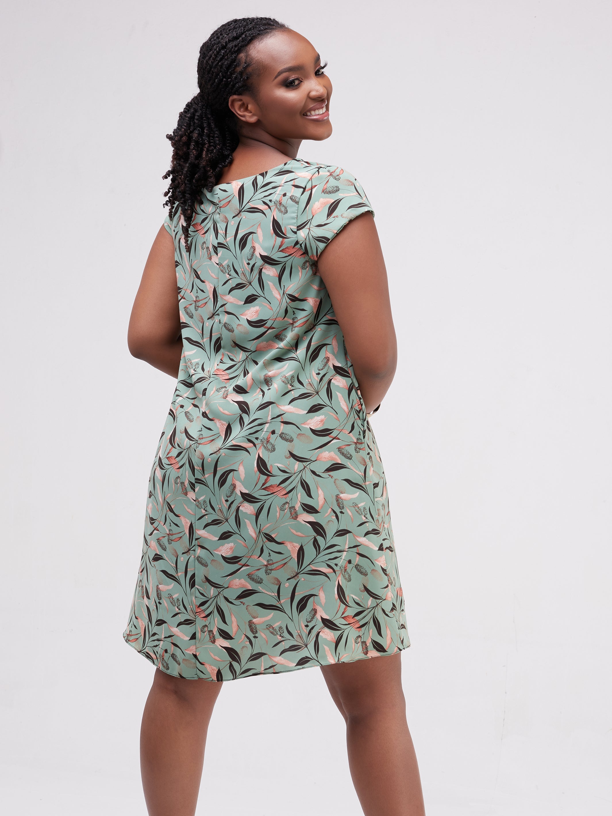 Vivo Basic Cap Sleeve Knee Length Tent Dress - Green / Brown Print
