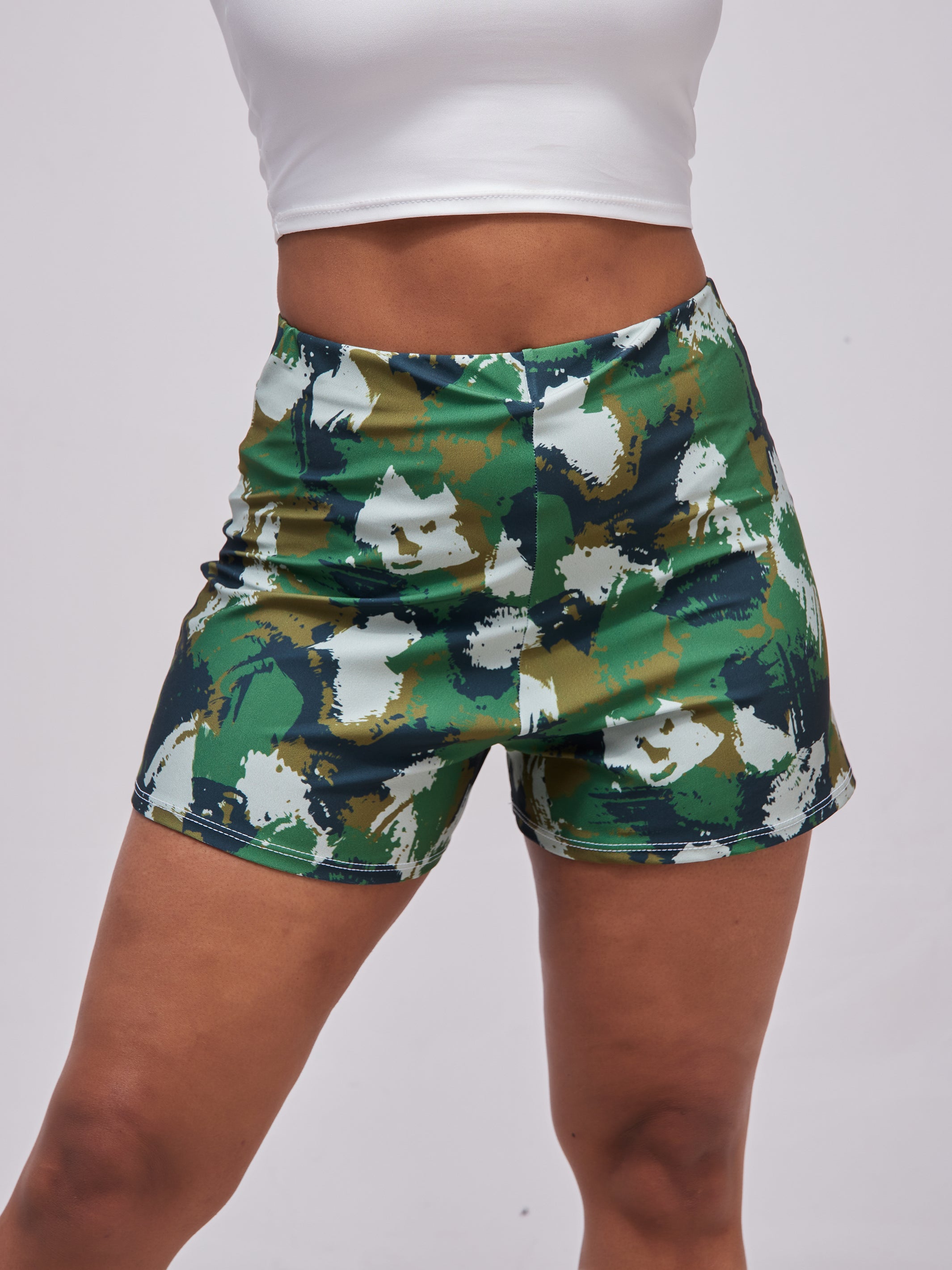 Zoya Essentials Shorts - Green Camo