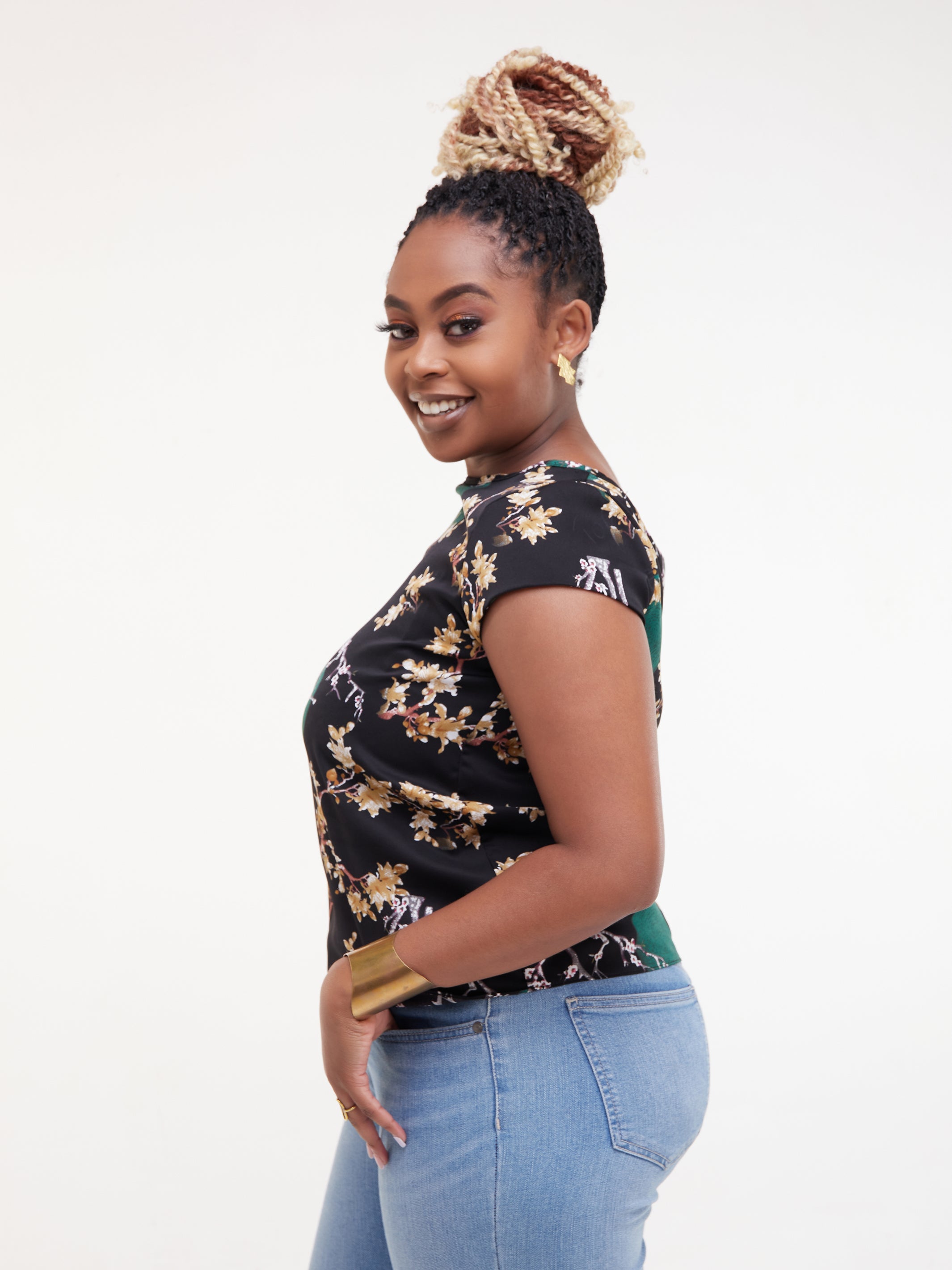 Vivo Basic Crepe Cap Sleeved Top - Black Floral Print