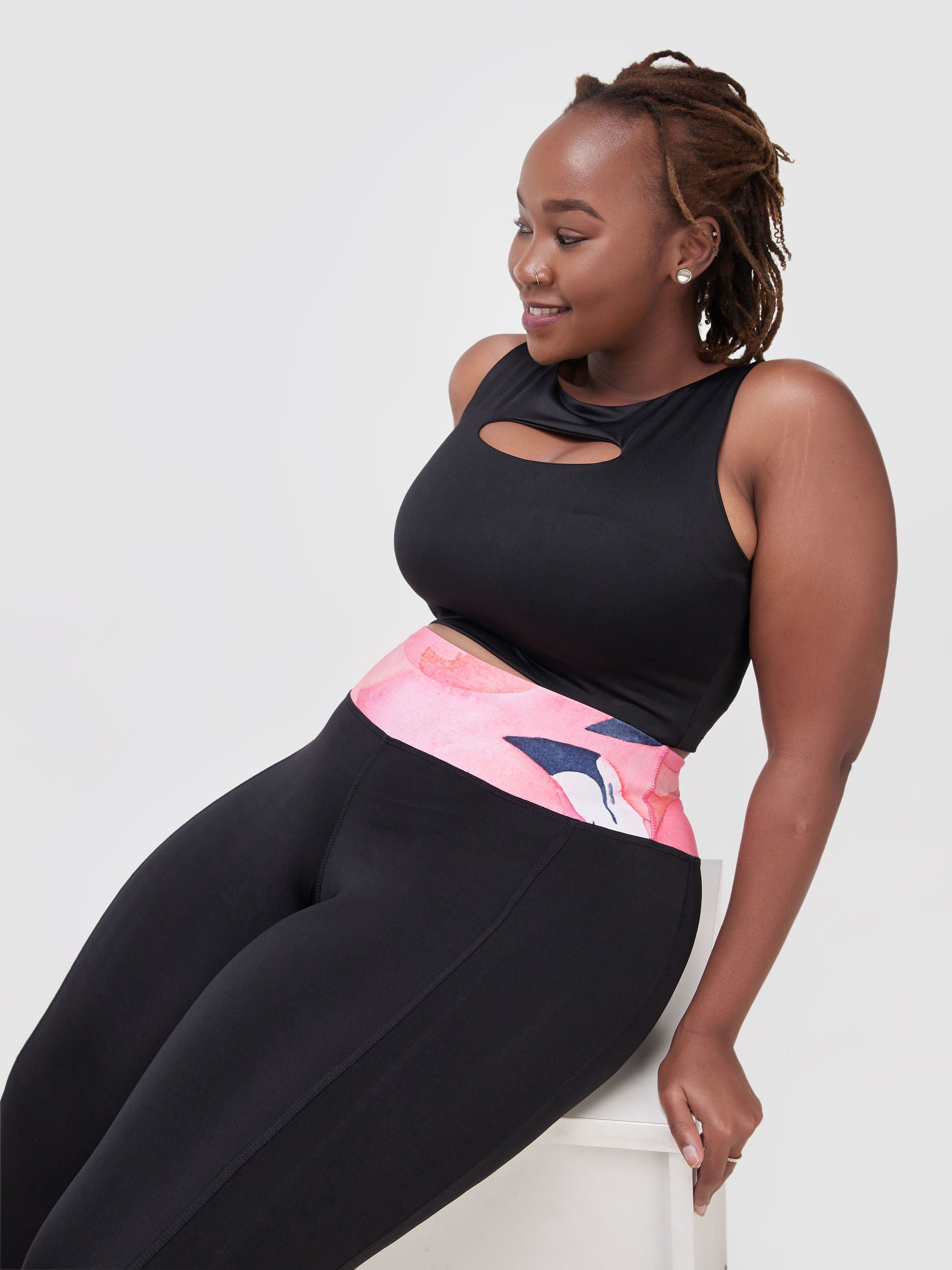Zoya Fitness Key Hole Sports Bra - Black