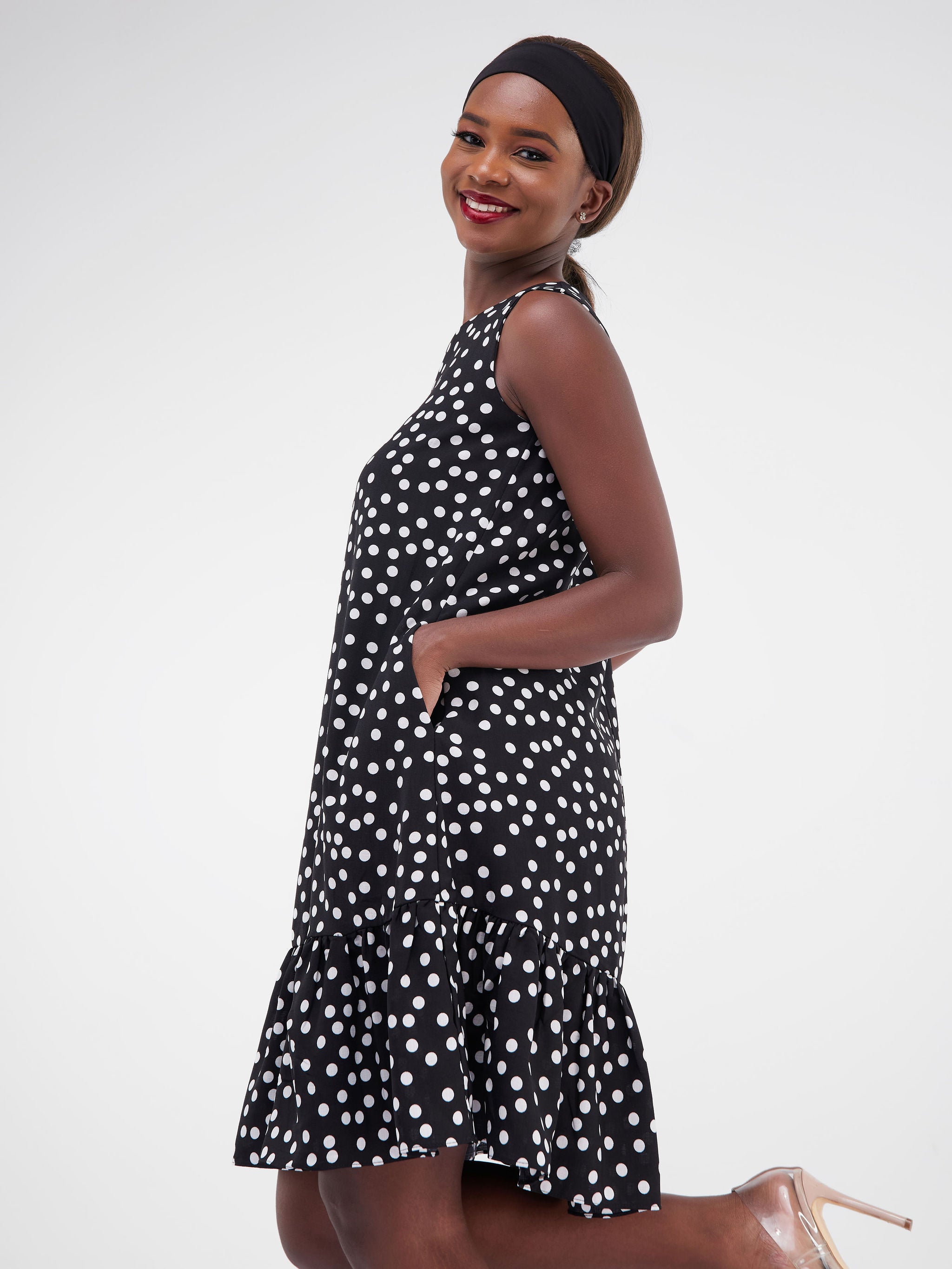 Vivo Dalia Sleeveless Gathered Tent Dress - Black Polka Dot