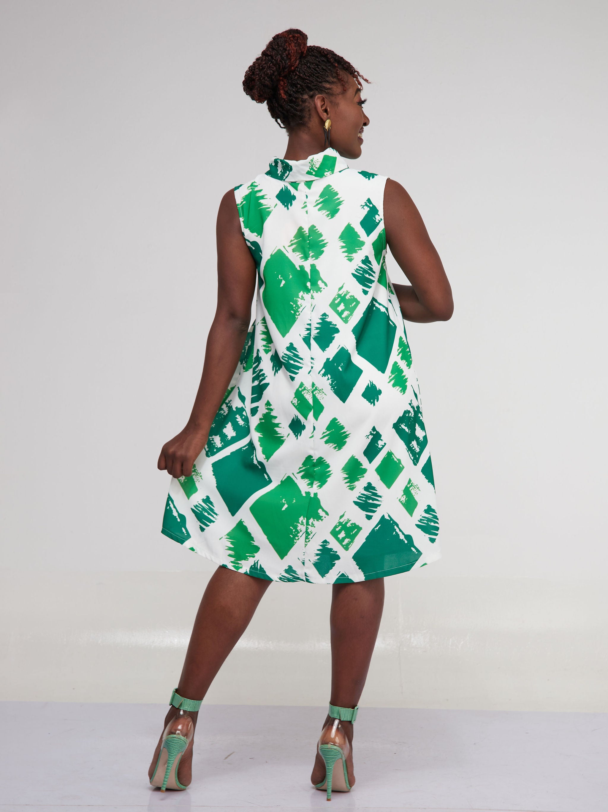 Vivo Bissa Sleeveless Knee Length Tent Dress - Green Print