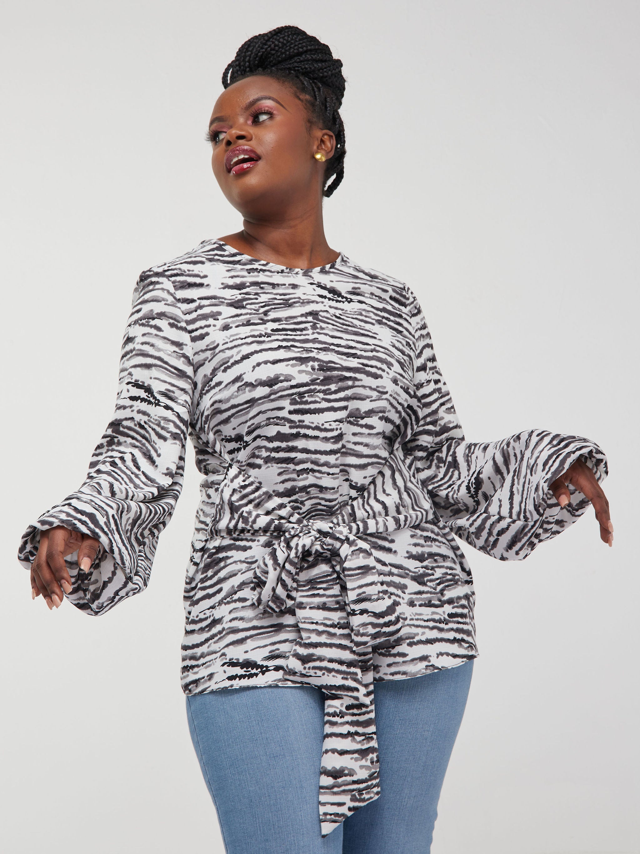 Vivo Dalia Bishop Sleeve Tie Top - Black