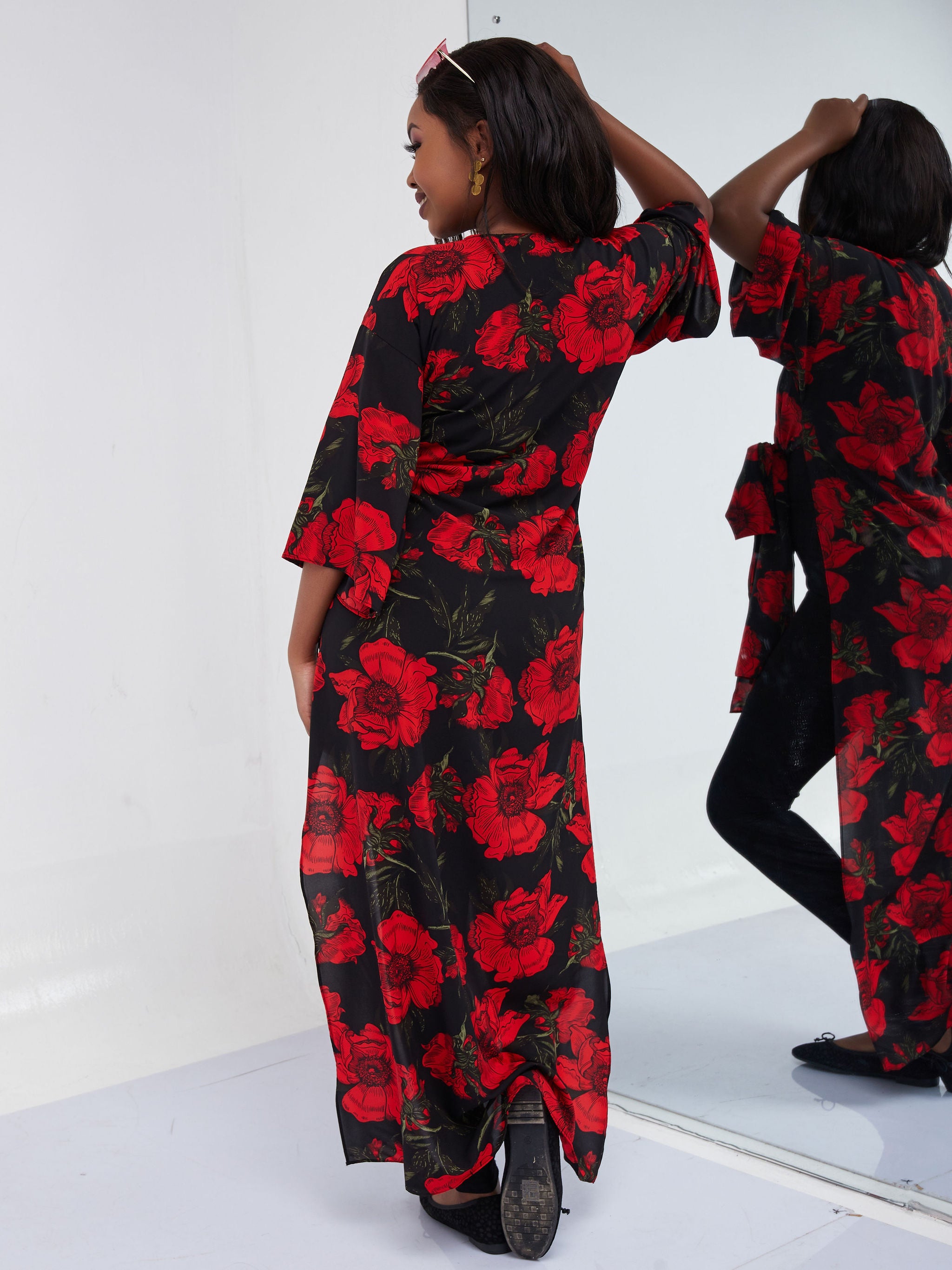 Safari Maisha High Slit Kimono - Black Rose Print