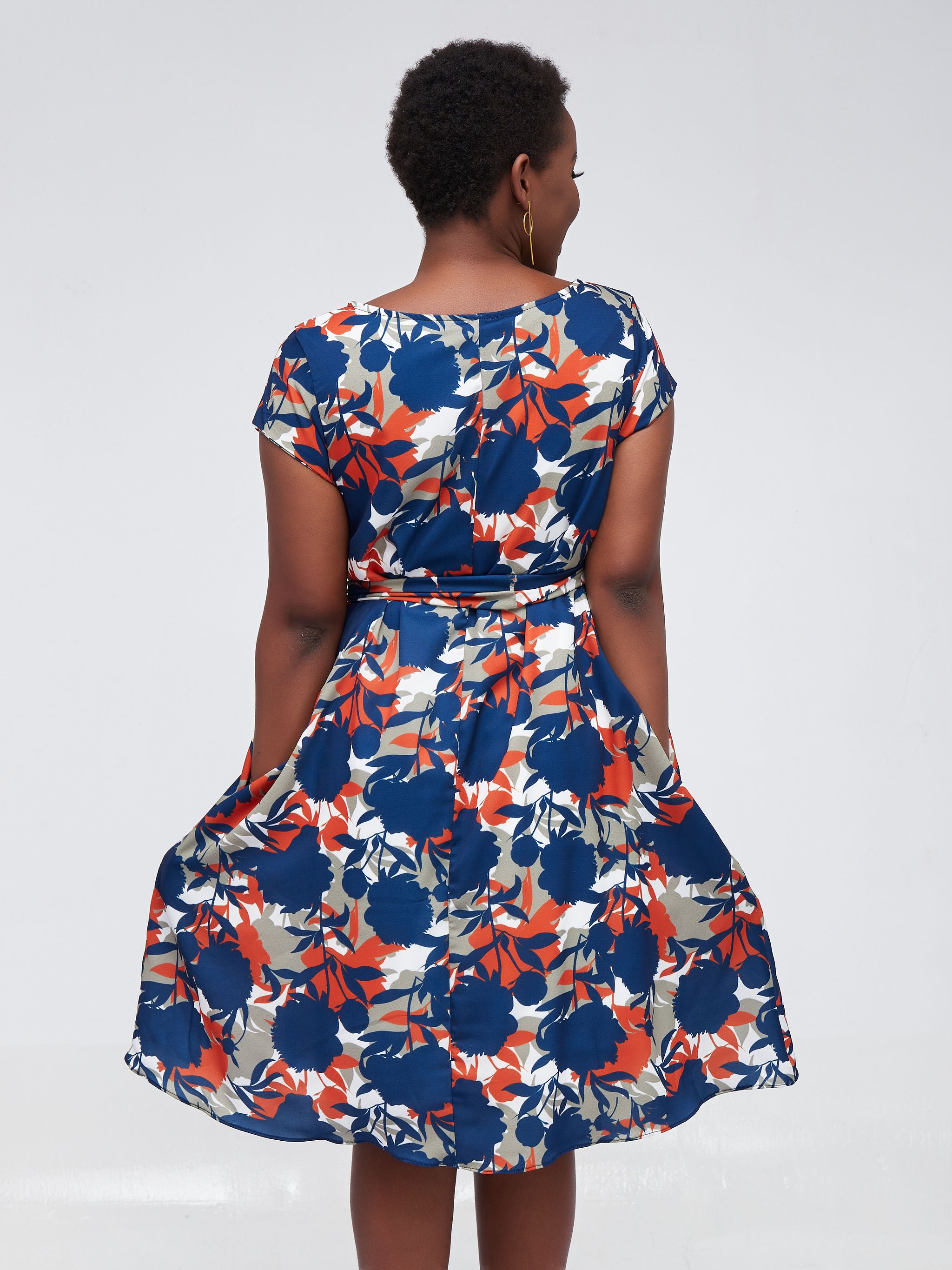 Vivo Basic Cap Sleeve Knee Length Tent Dress - Navy Blue / Orange Print