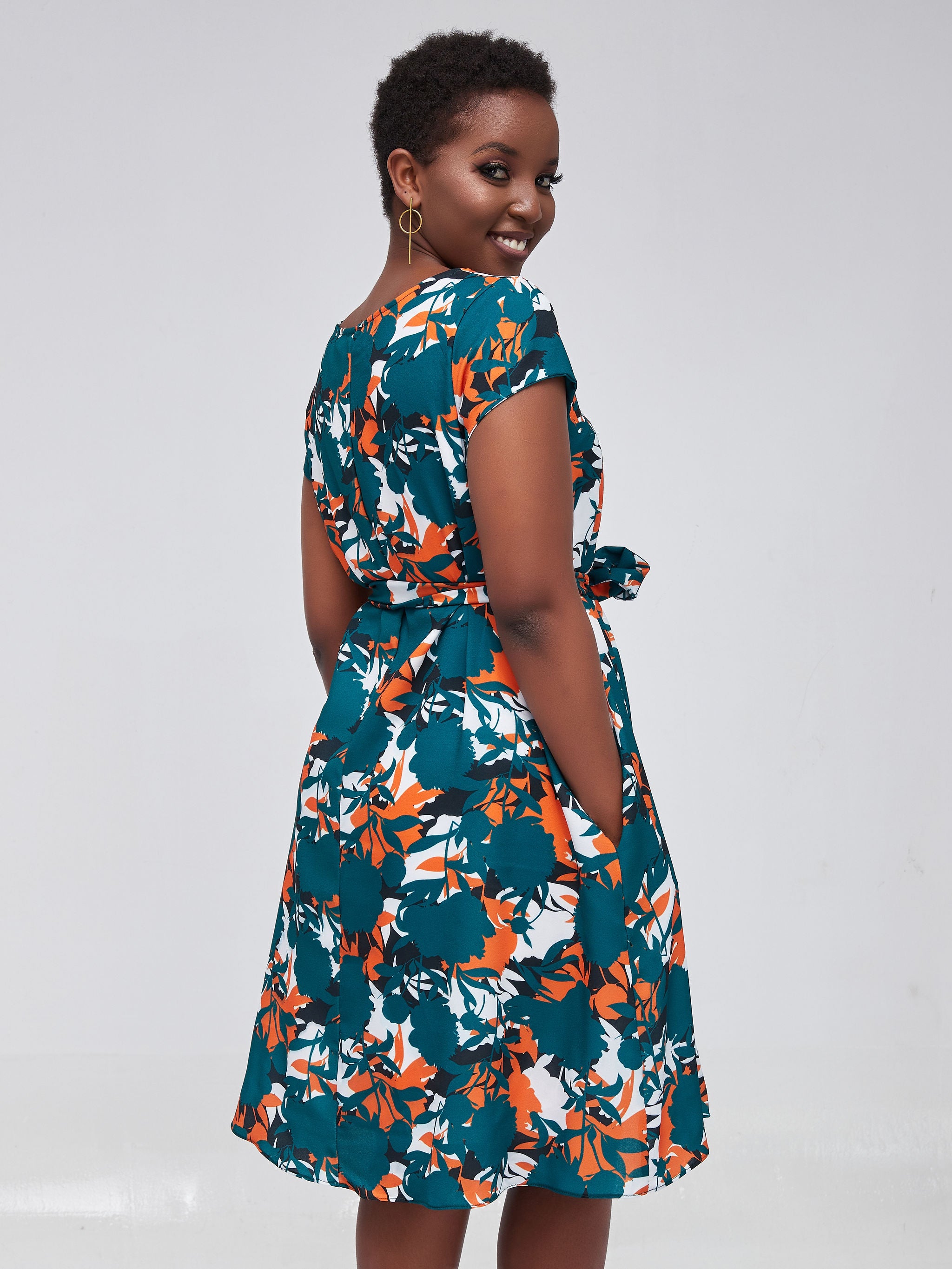 Vivo Basic Cap Sleeve Knee Length Tent Dress - Green / Orange Print