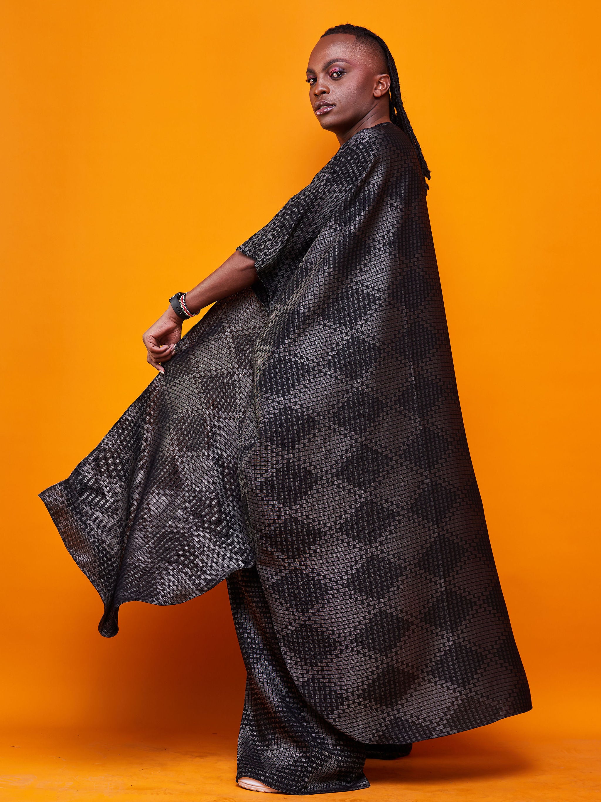 Zoya Brave Open Kaftan - Black / Silver Print