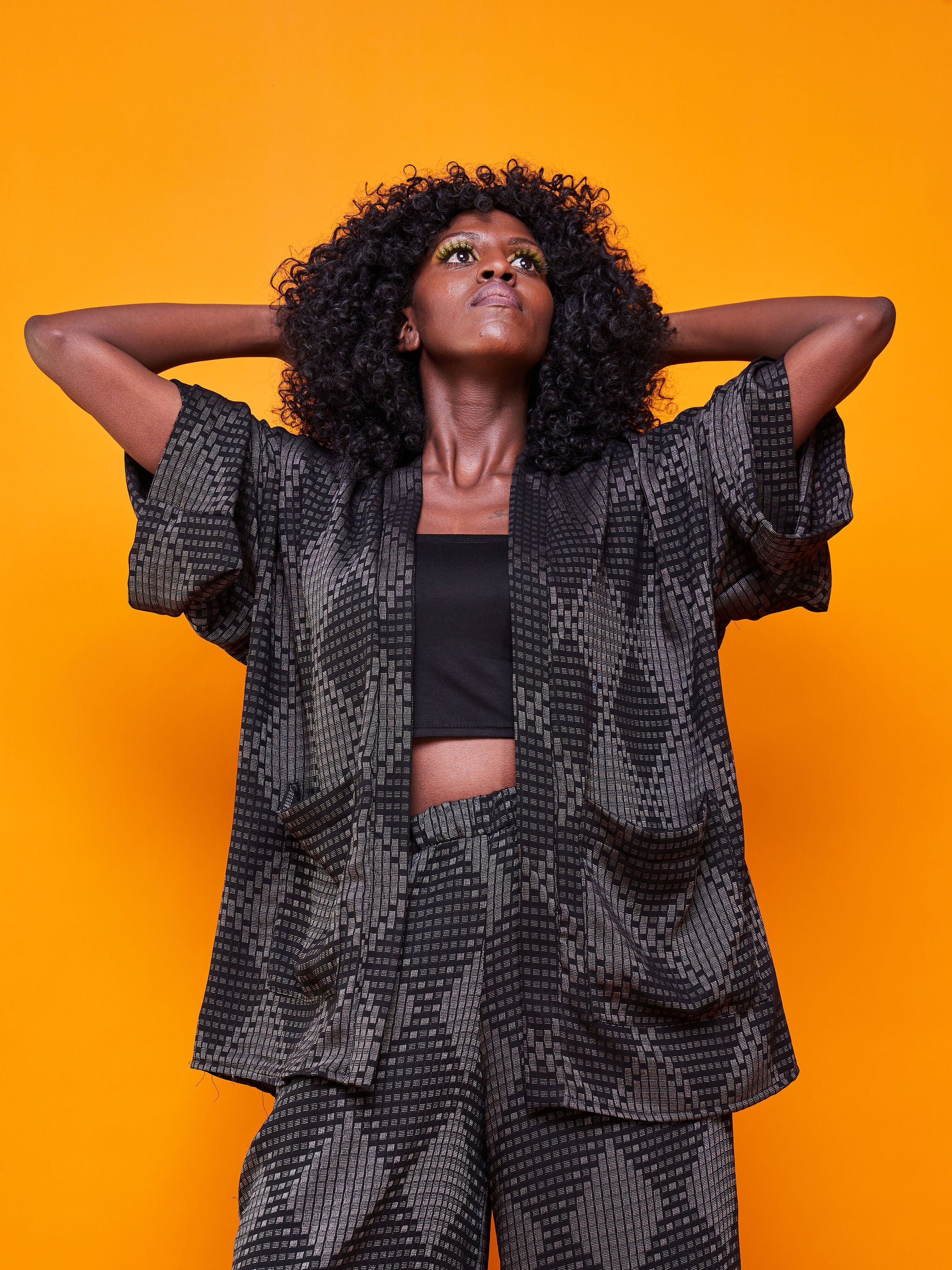 Zoya Brave Satin Short Kimono - Black Geometric Print