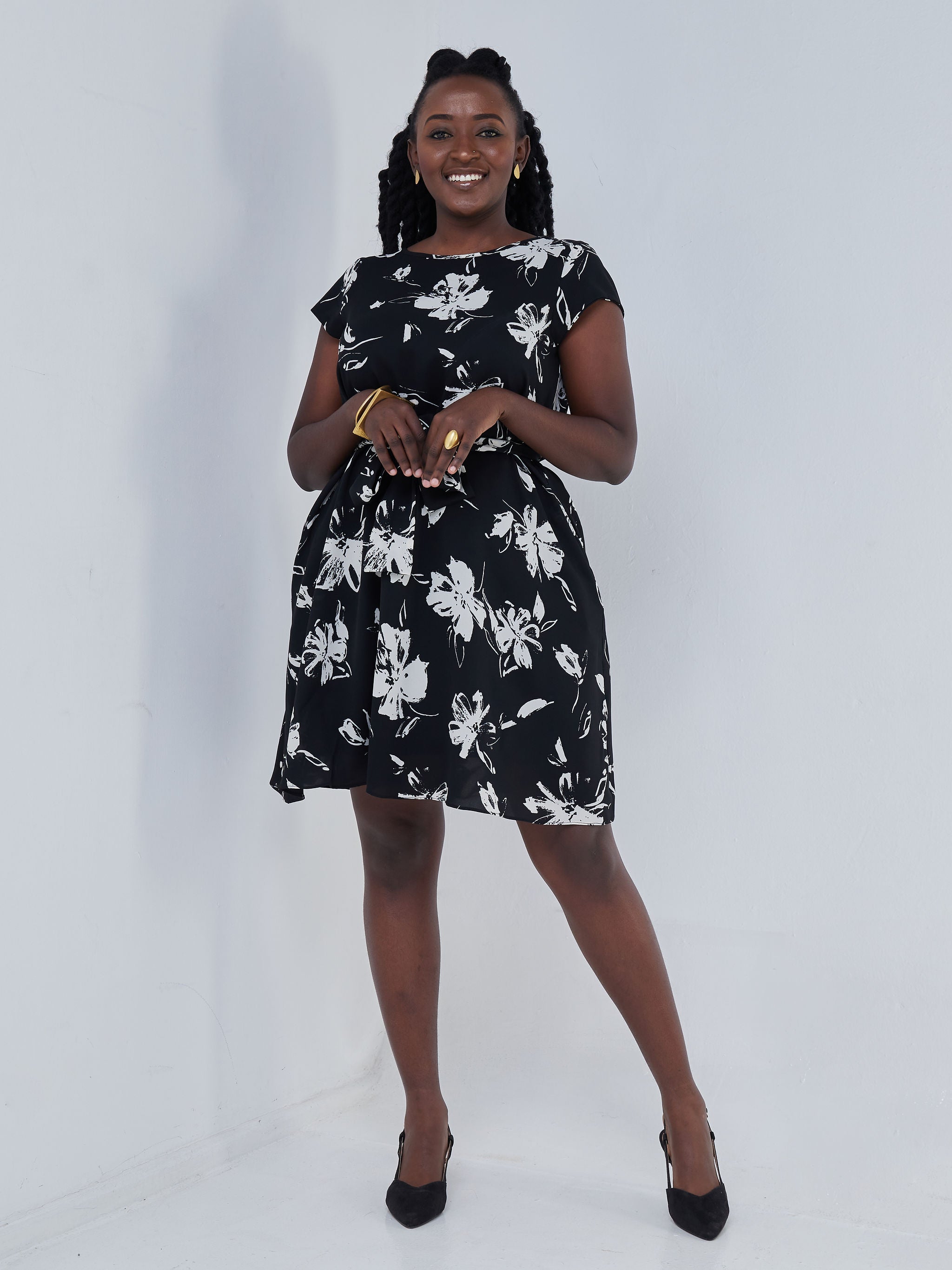 Vivo Basic Cap Sleeve Knee Length Tent Dress Black Off White