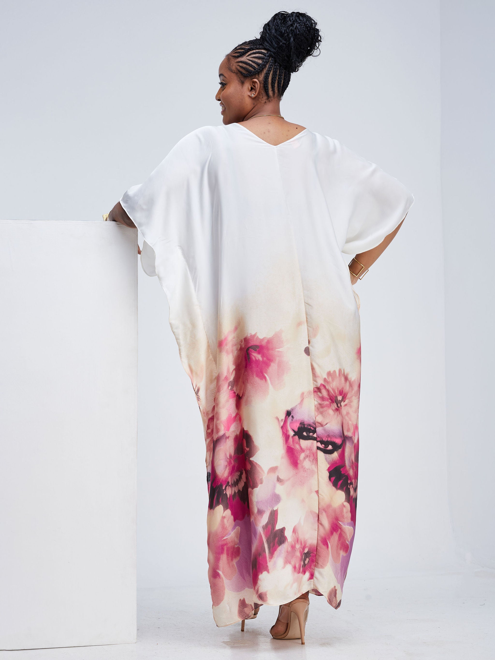 Vivo Basic V-Neck Satin Kaftan - Pink / Cream Print