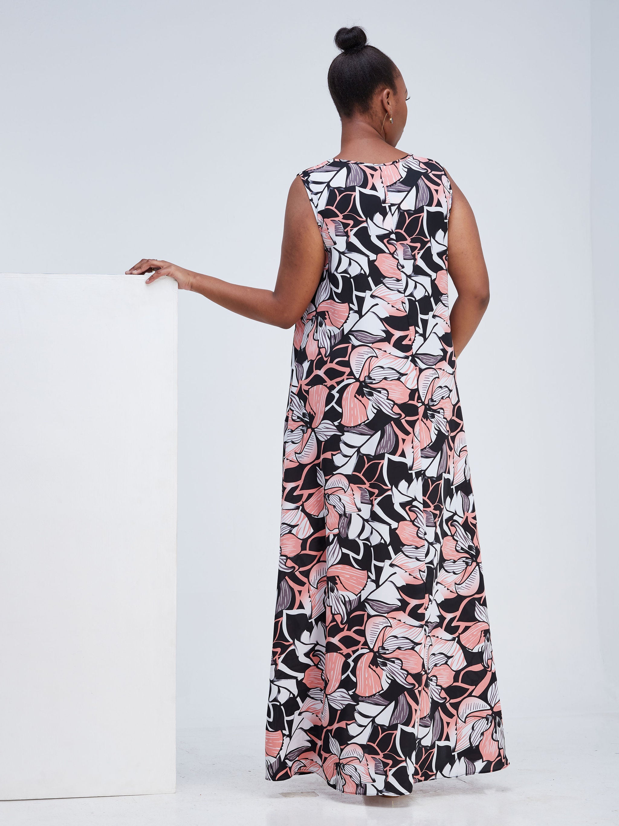 Vivo Basic Sleeveless Tent Maxi Dress - Black /  Pink Floral Print