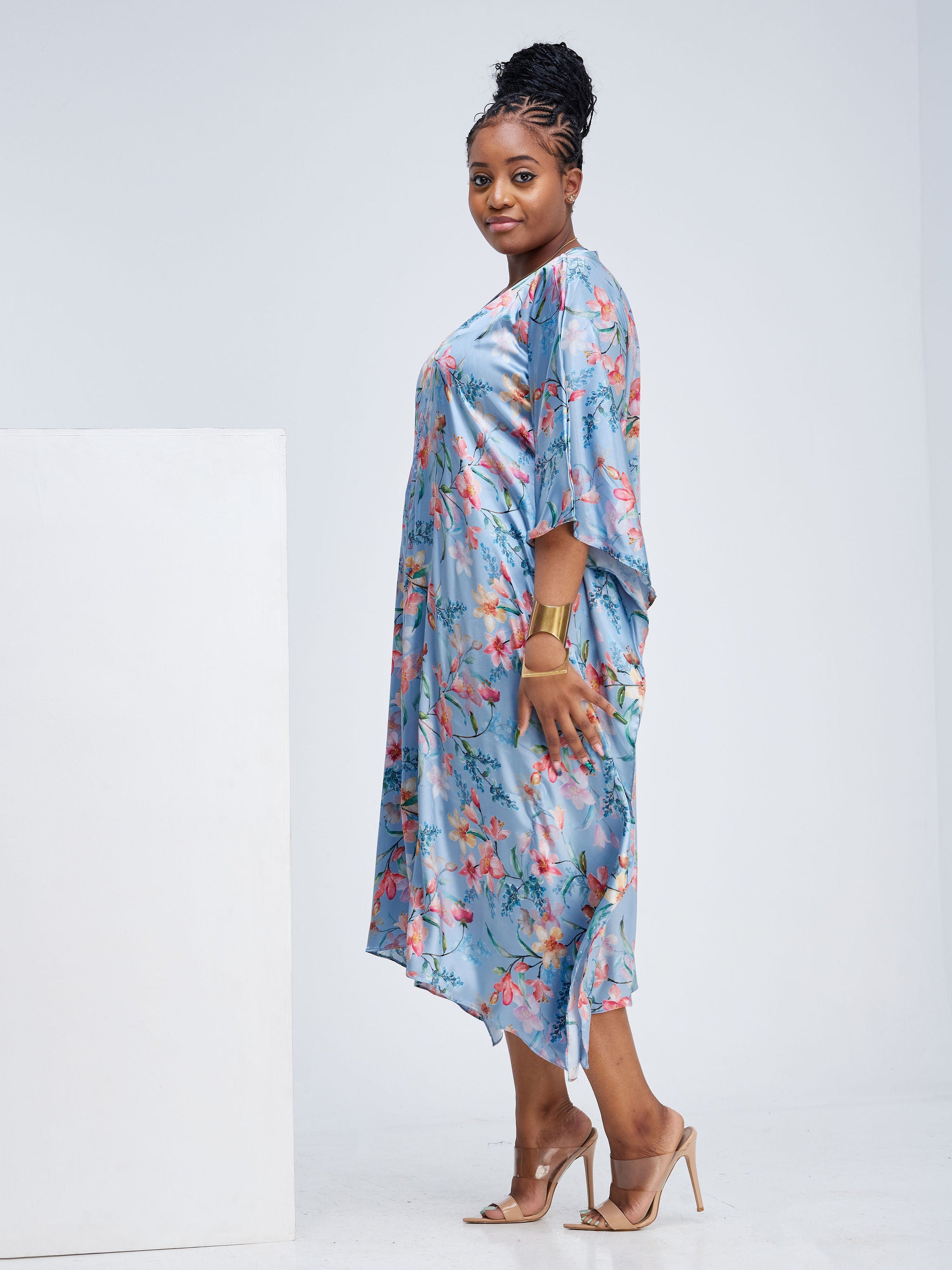 Vivo Jamila V-Neck Midi Kaftan - Pink / Blue Floral Print
