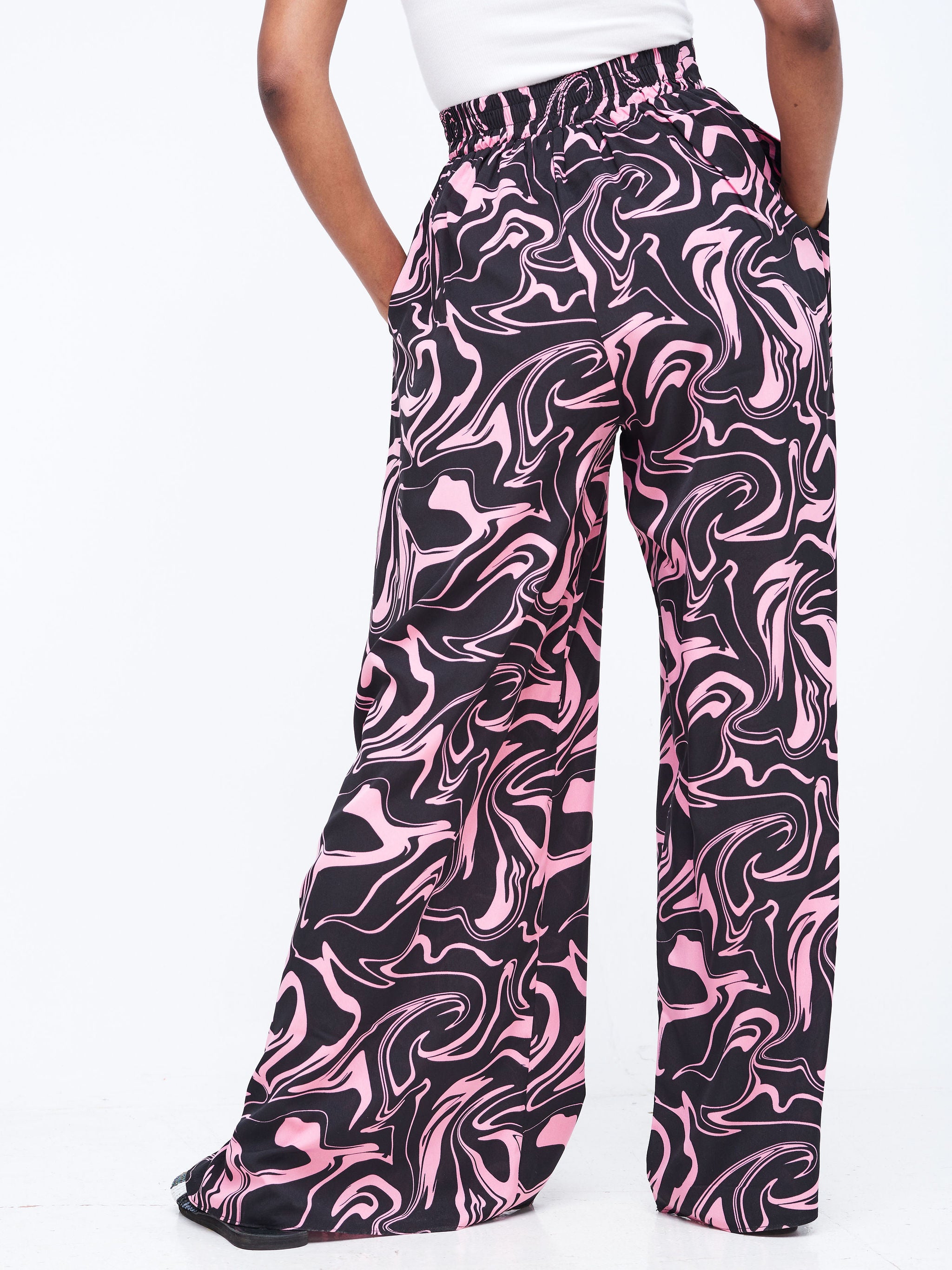 Vivo Basic Crepe Pants - Black / Pink Abstract Print