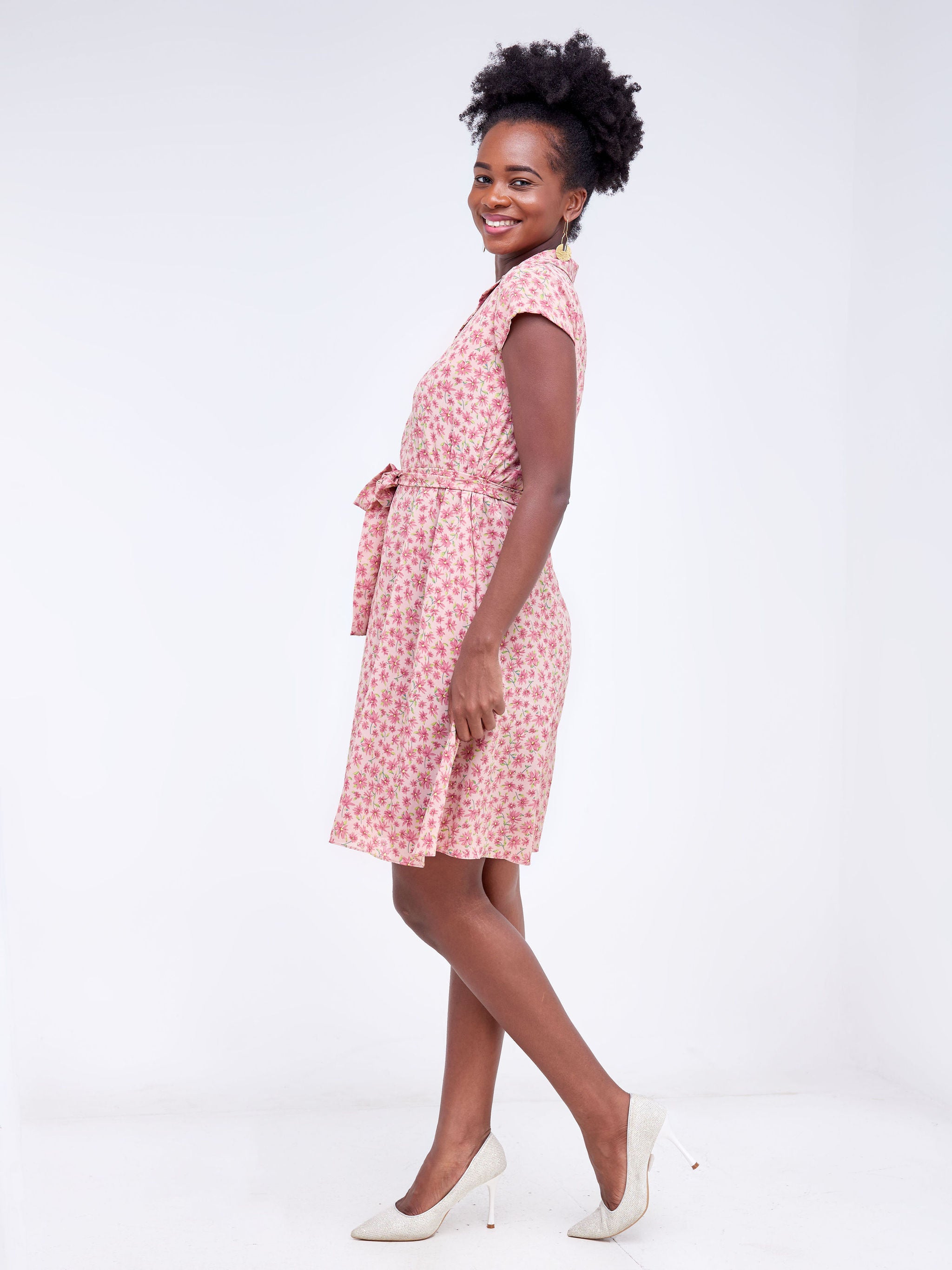 Vivo Zuri Cap Sleeve Knee Length Dress - Pink/ Peach Floral Print