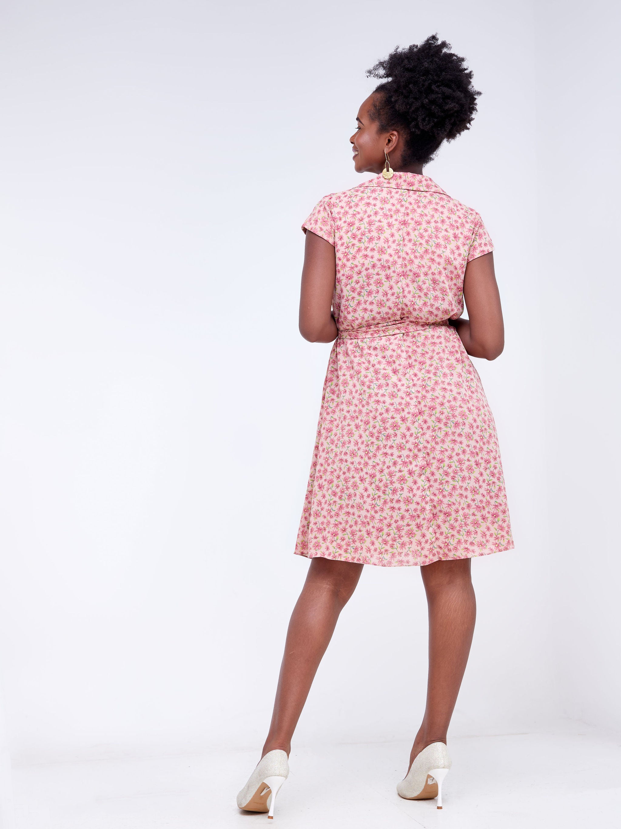 Vivo Zuri Cap Sleeve Knee Length Dress - Pink/ Peach Floral Print