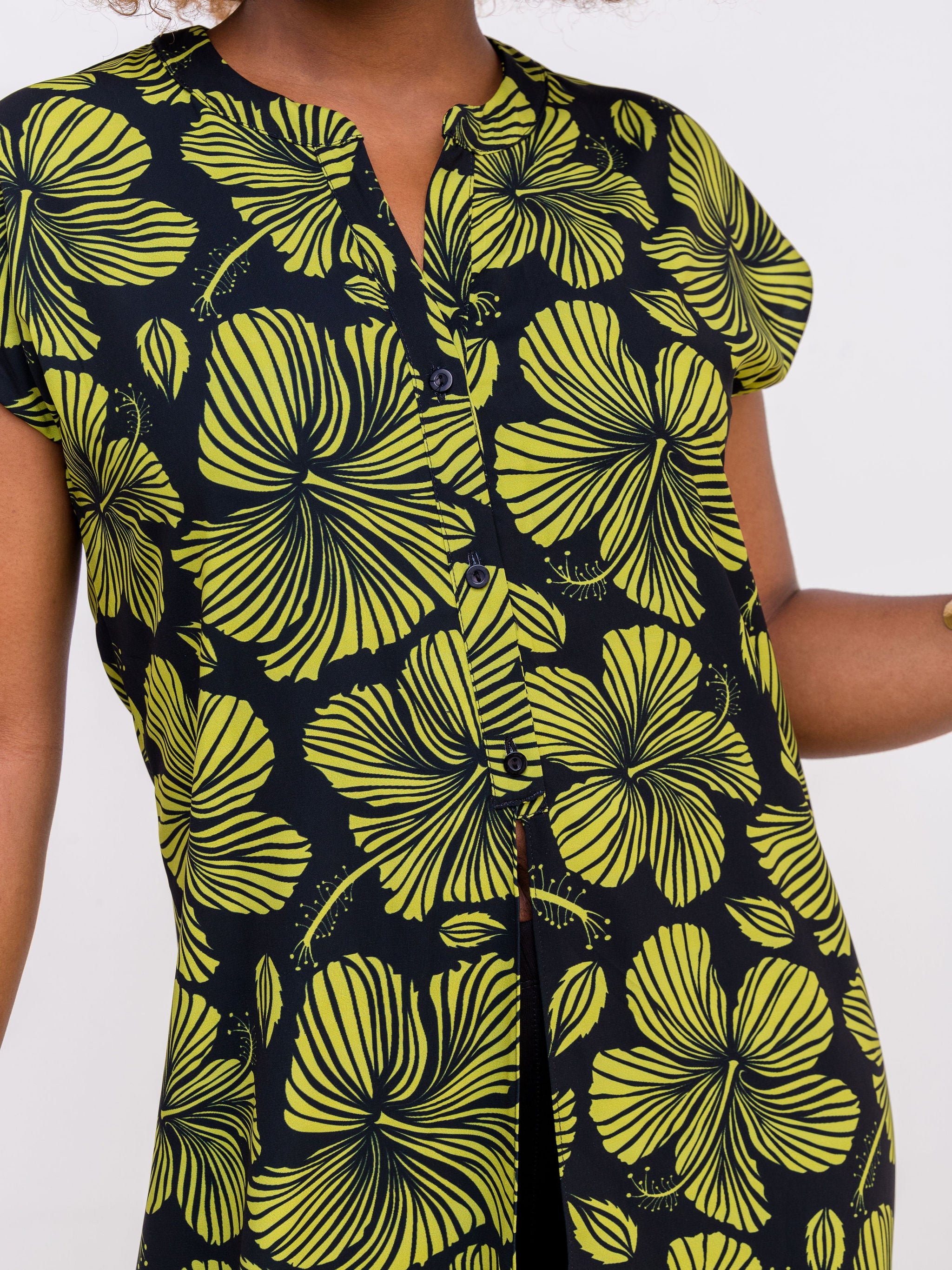 Vivo Zola Drop Shoulder Maxi Top - Black / Lime Green Floral Print