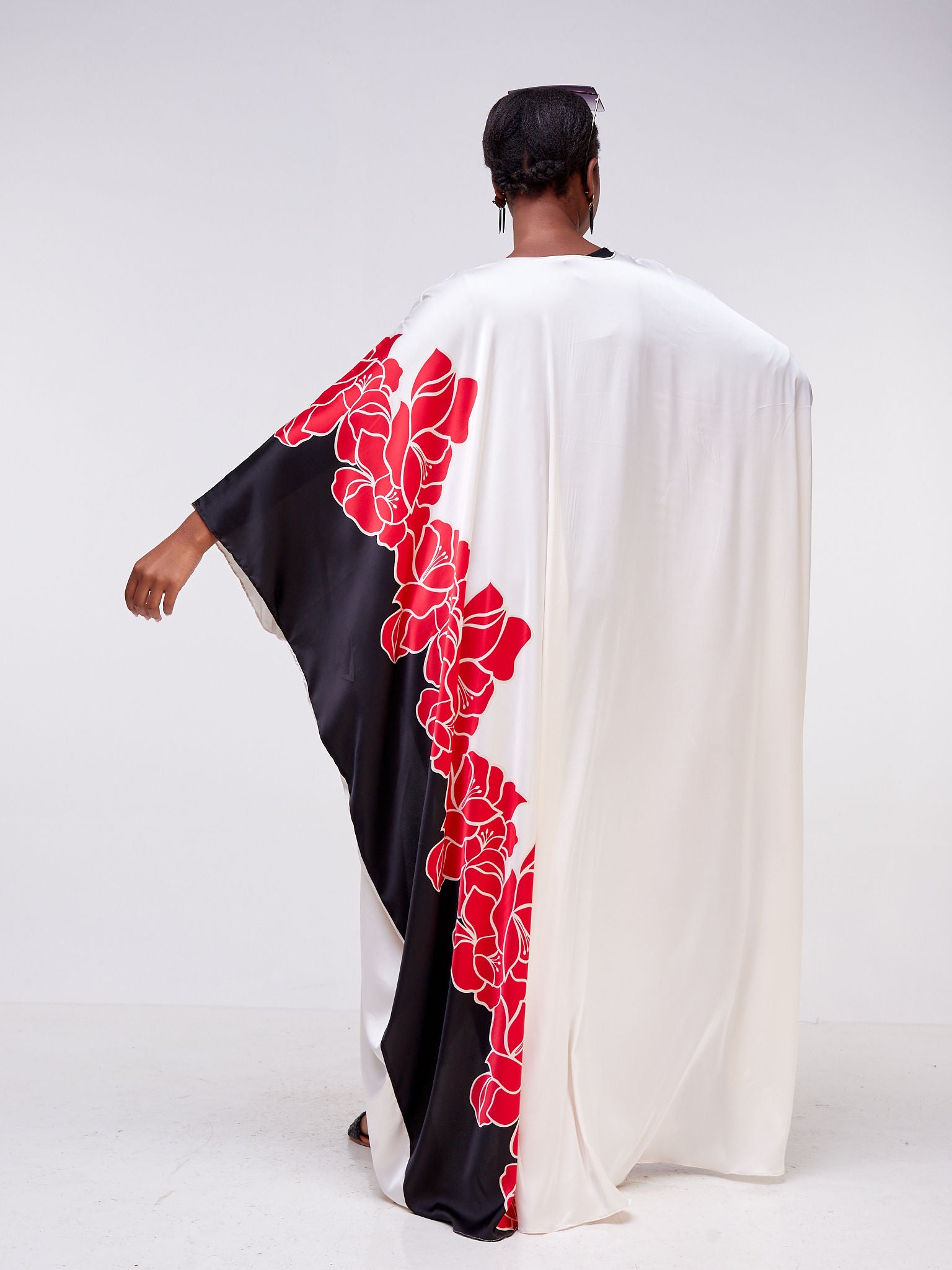 Vivo Muna Satin Kimono - Red / Cream Floral Print