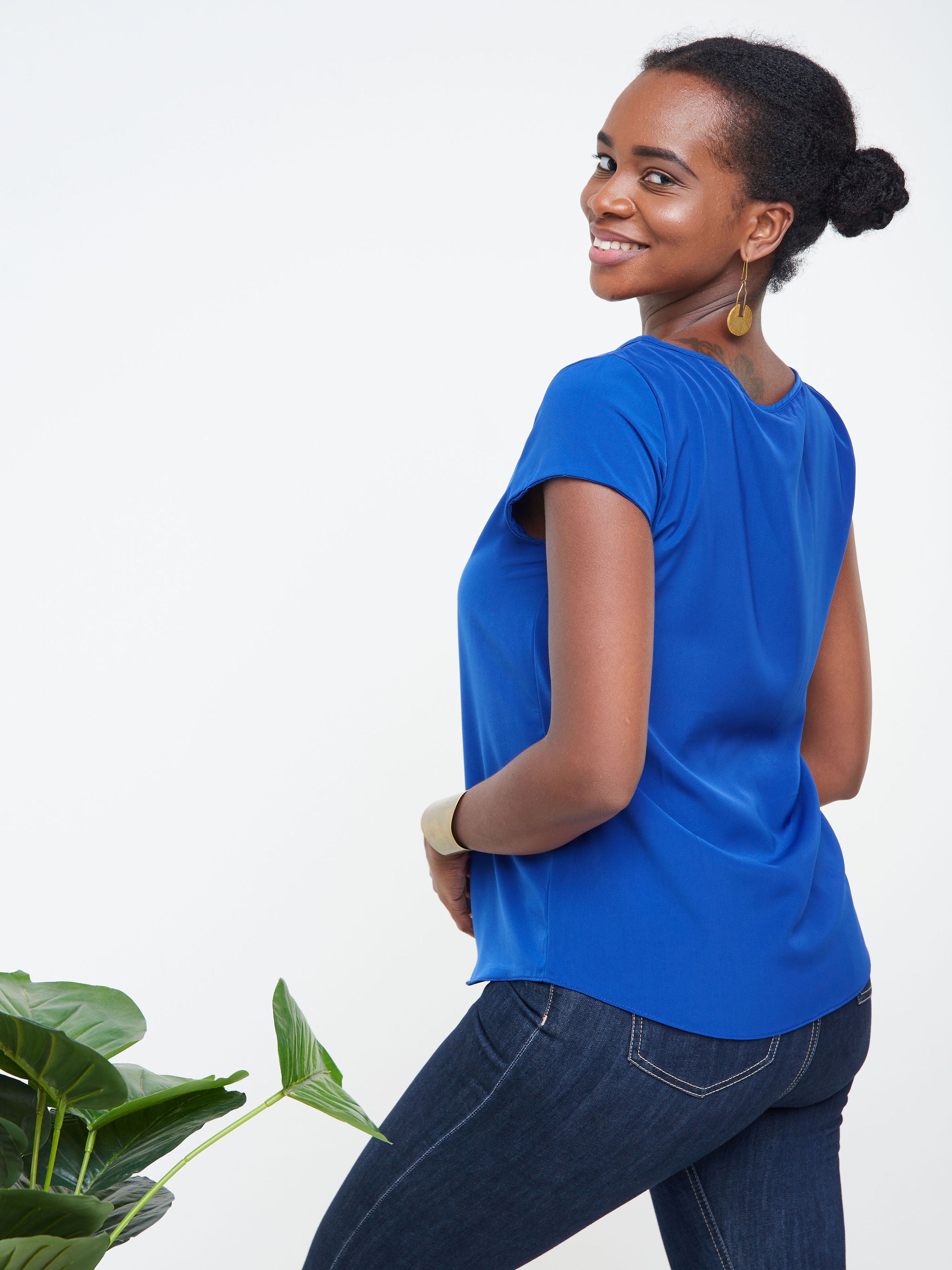 Vivo Basic Crepe Cap Sleeved Top - Royal Blue
