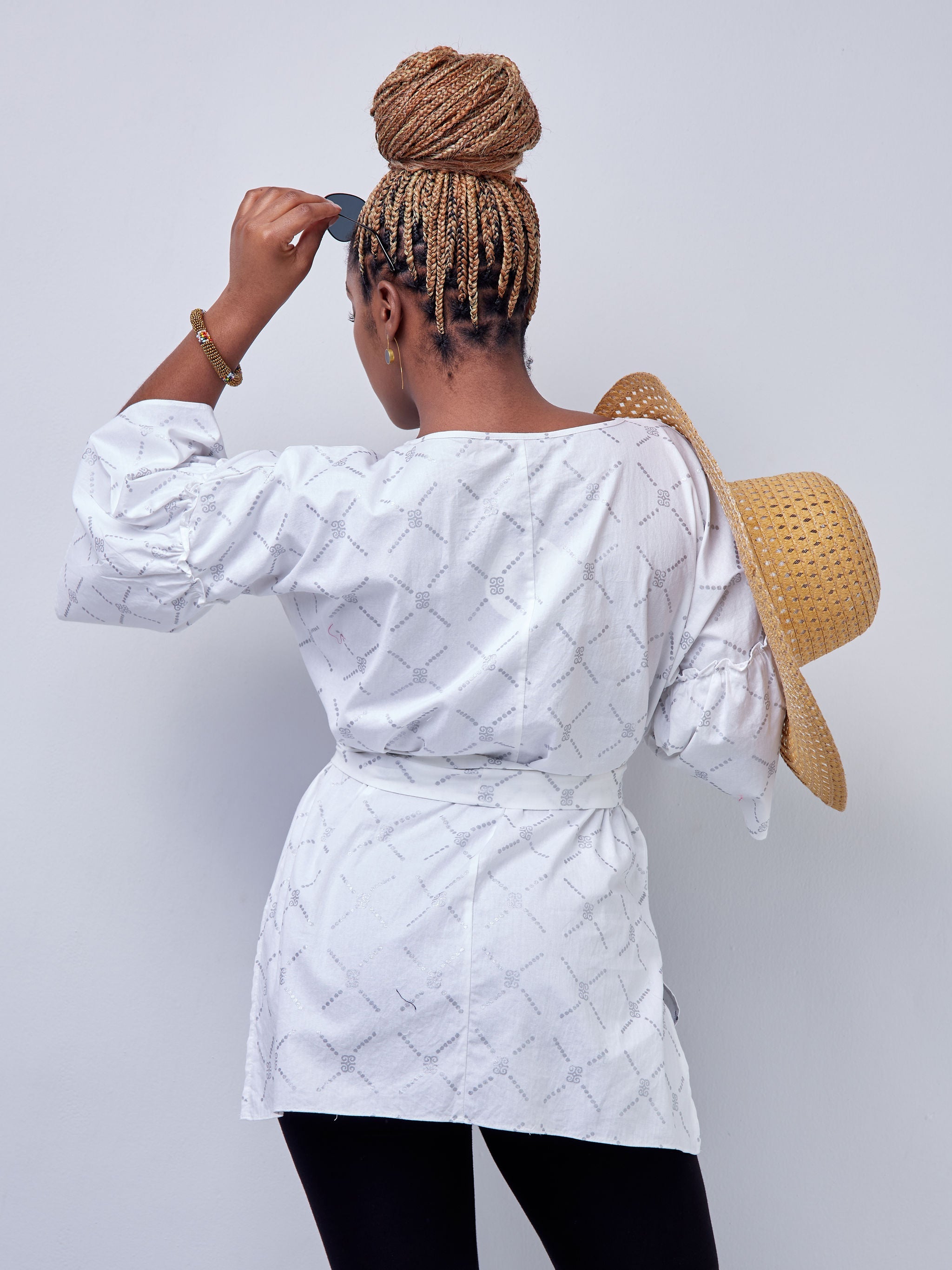 Safari Mara 3/4 Sleeve Flounce Tunic Top - White / Silver Ankara Print