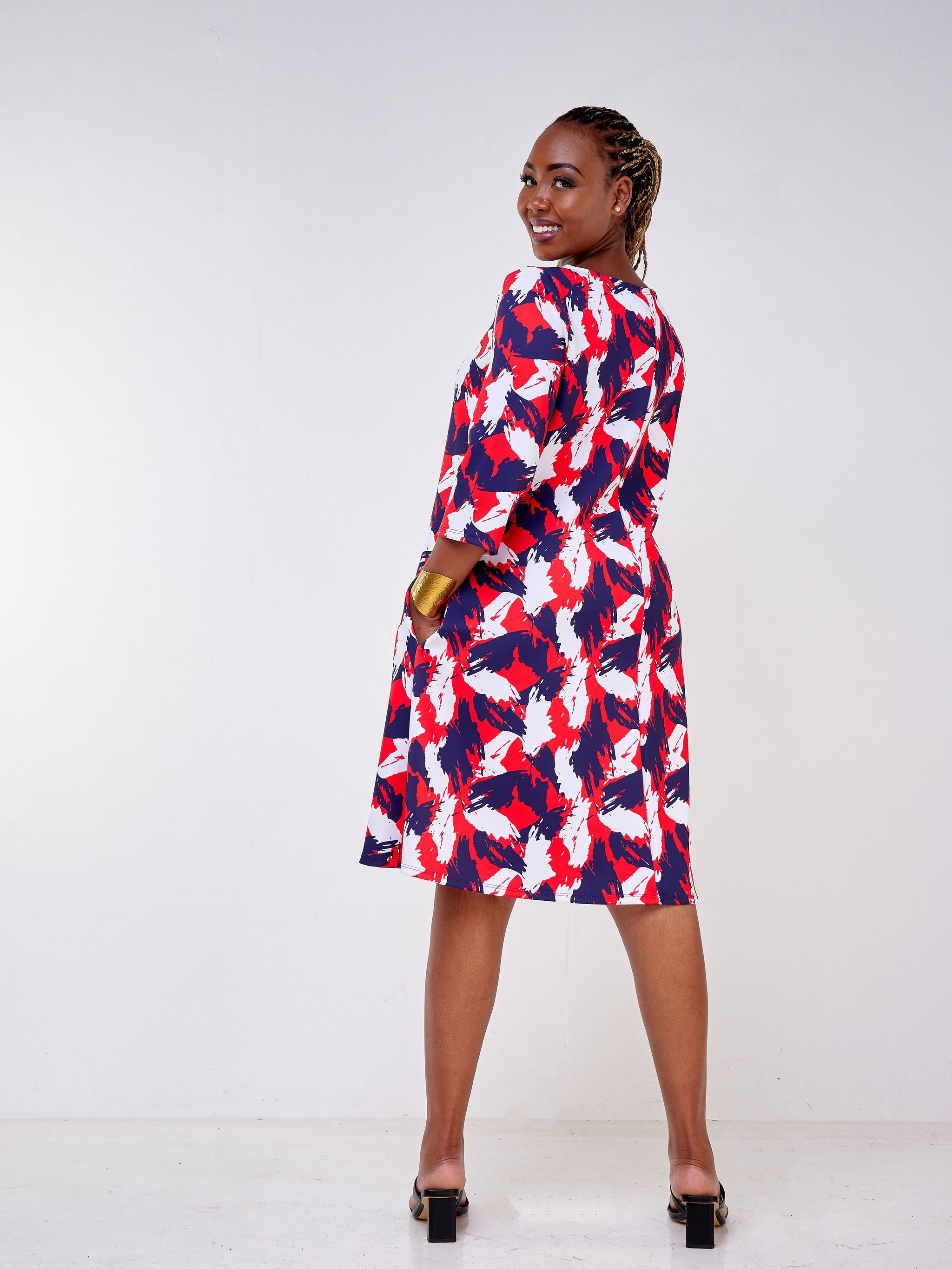 Vivo 3/4 Sleeve Tuni Tent Knee Length Dress - Red / Navy Blue Abstract Print