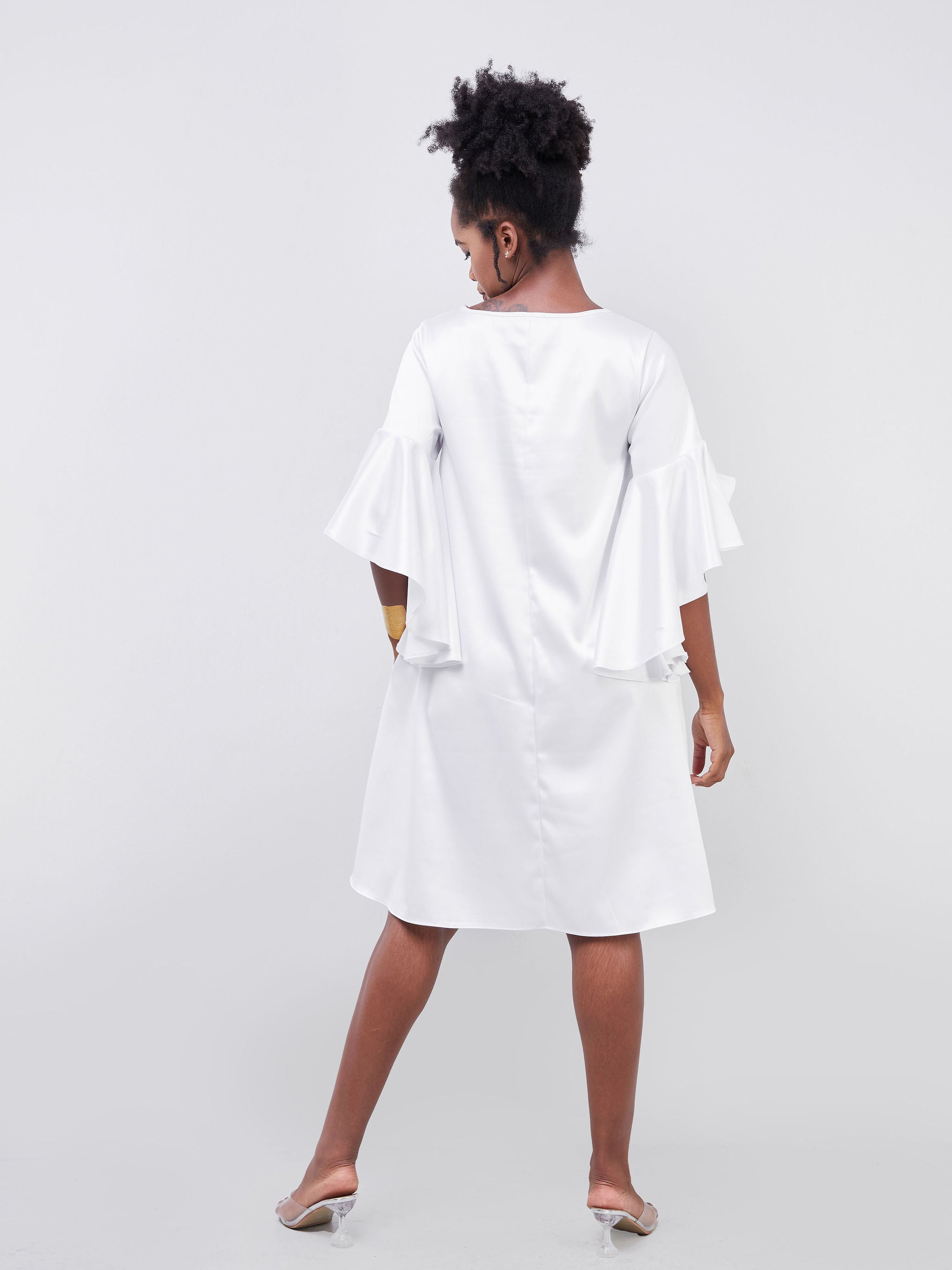 Vivo Adisa Flounce Sleeve Tent Knee Length Dress - White